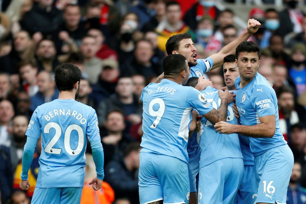 Man City\'s revenue exceeds Man Utd\'s for first time