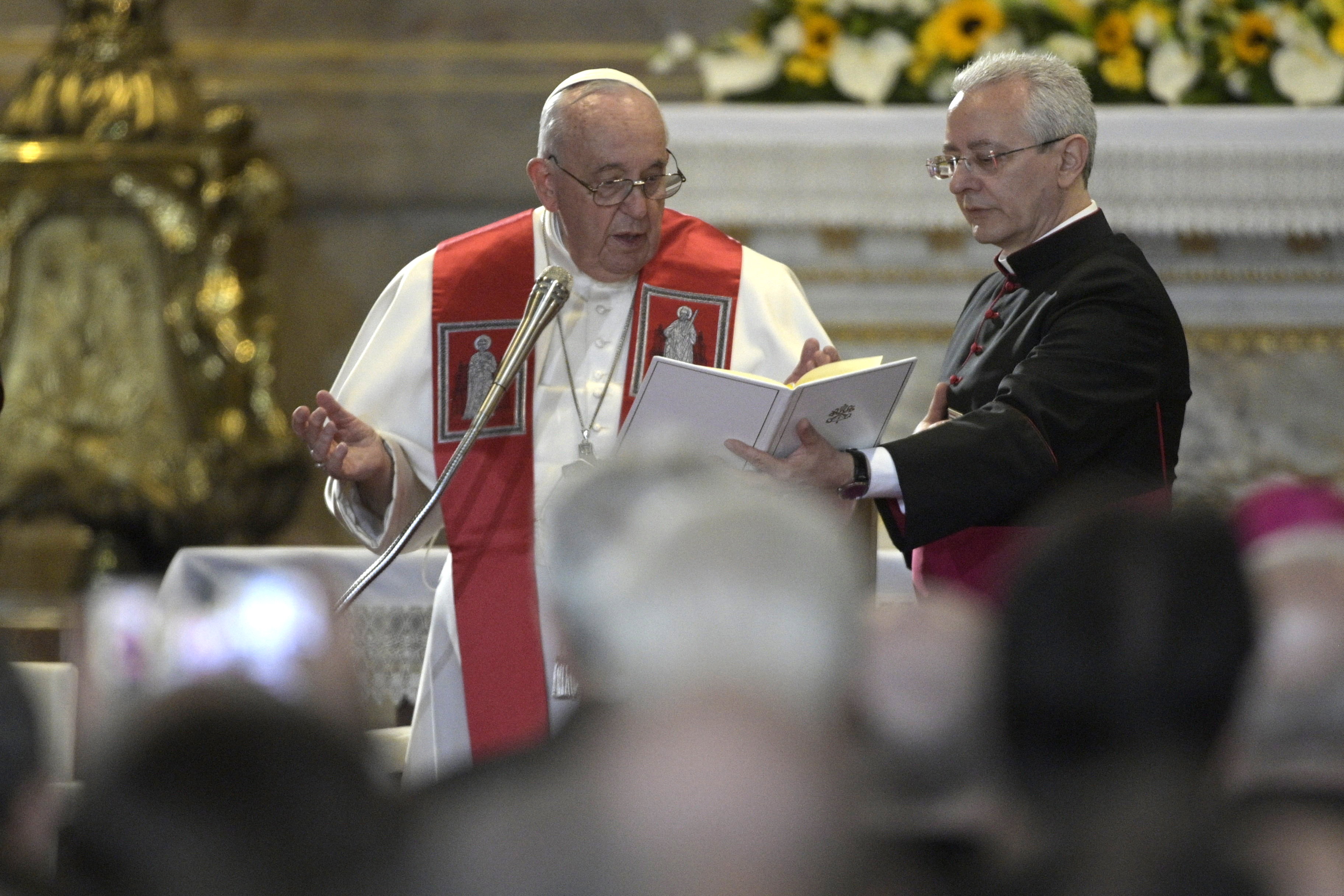 Ferenc pápa a magyaroknak:  meg vagyok győződve arról, hogy sziklaszilárd hitetek van