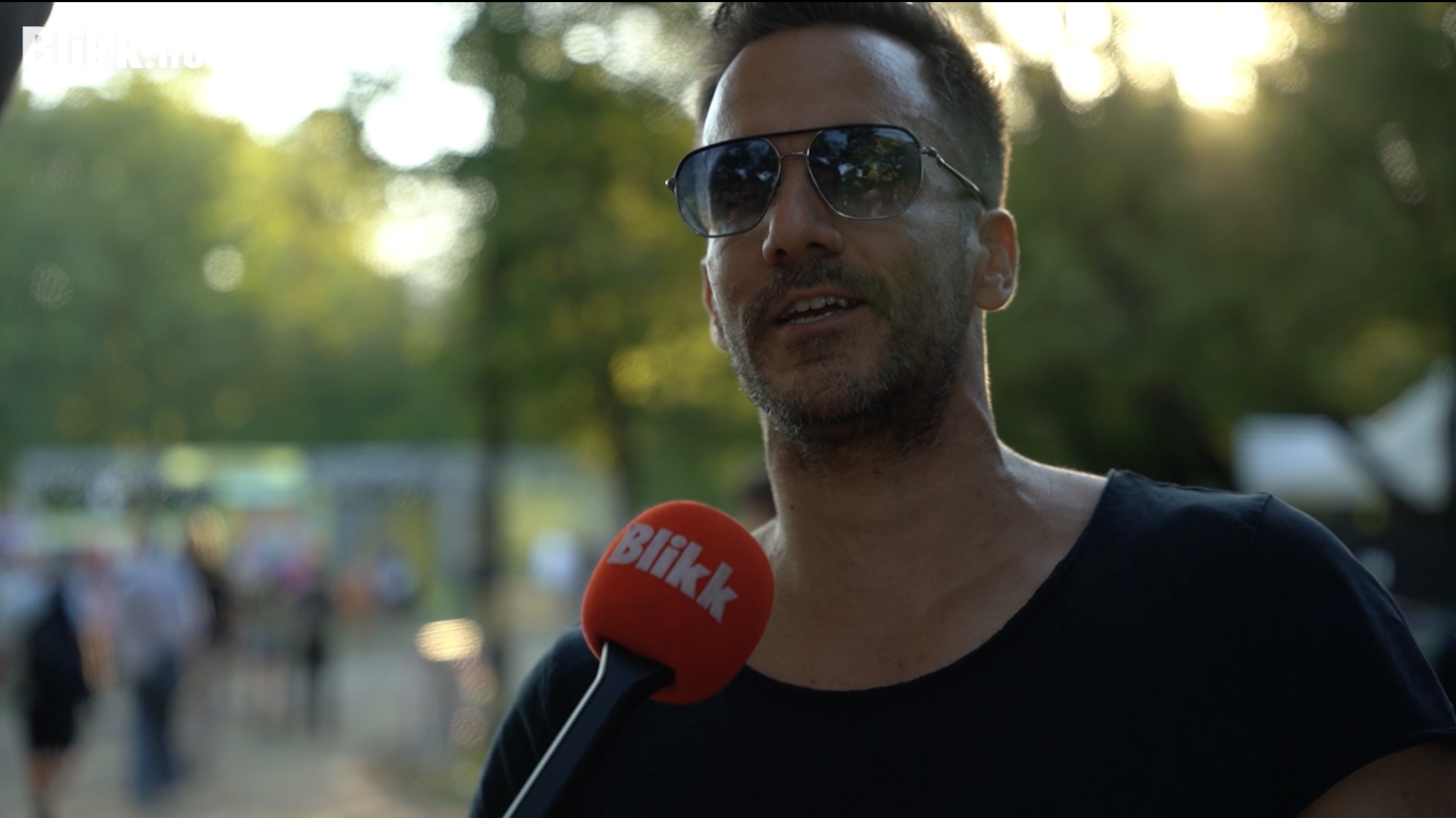 „Nem szerettük volna azt, hogy közepes legyen” – Esküvőjéről mesélt a Viasat műsorvezetője a Szigeten: de a gyermeke is szóba került – videó