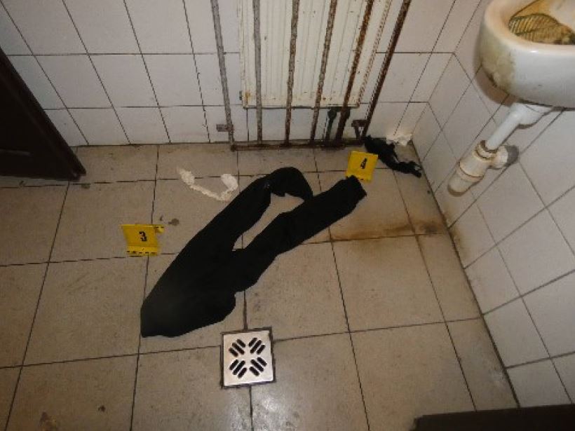 Önre is támadhattak volna? Ketten megerőszakoltak egy fiatal nőt a monori vasútállomás vécéjében – Videón az elkövetők