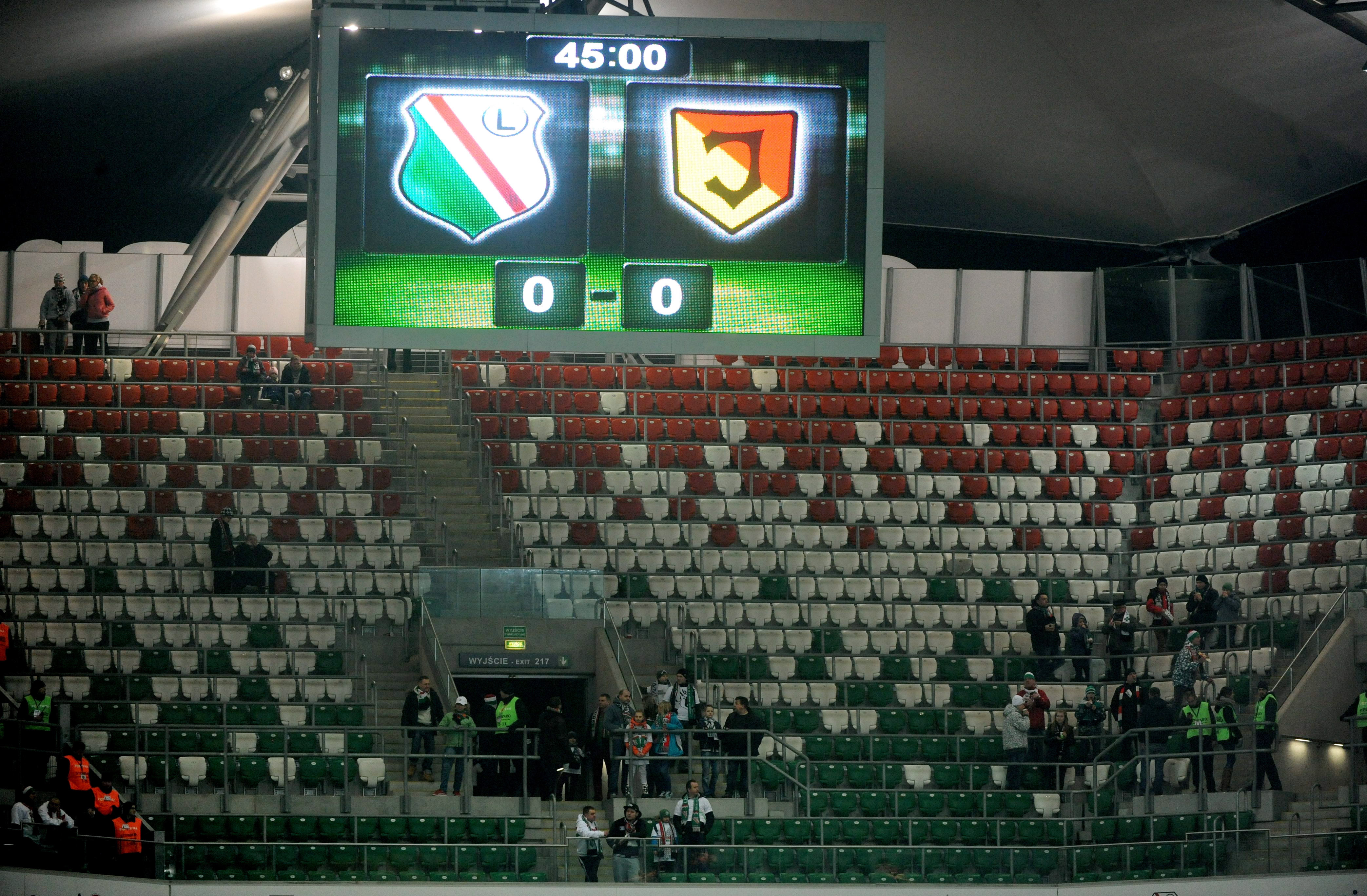 Bandyci na stadionie Legii pobili kibiców Jagiellonii