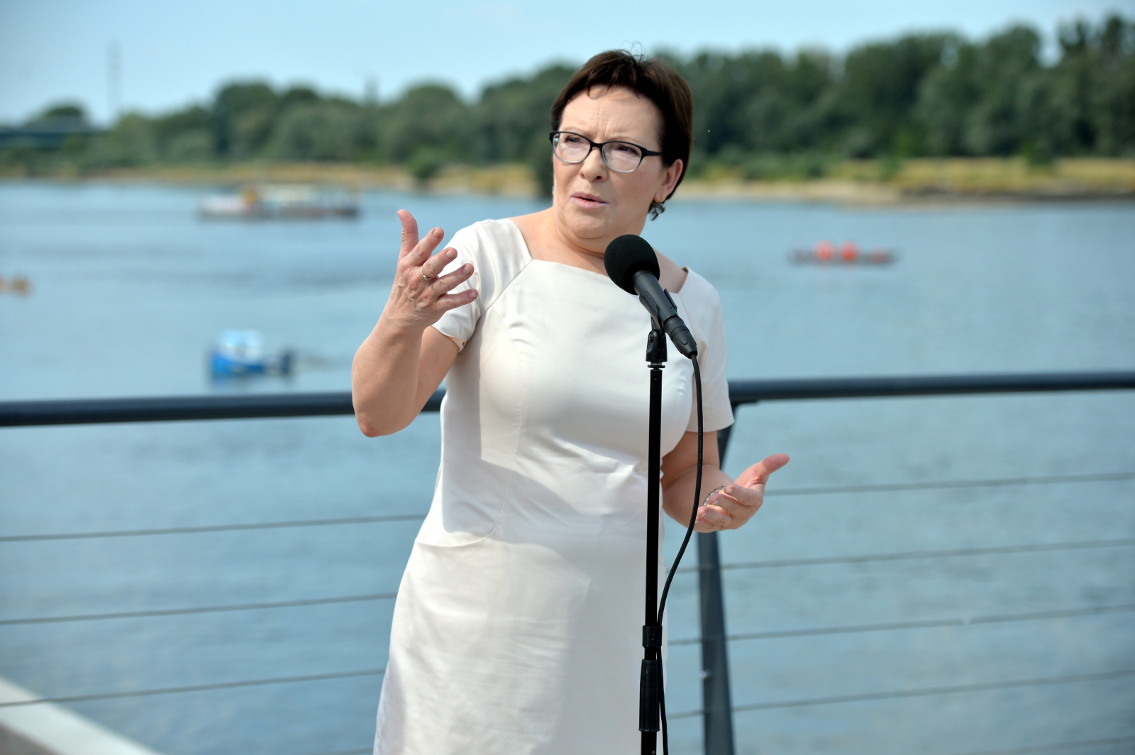 Zmodernizowane przejścia podziemne pod Wisłostradą, są także przystosowane dla rowerzystów.