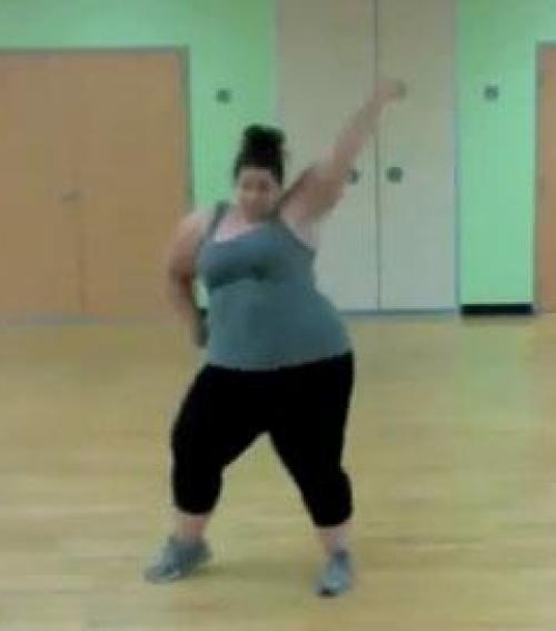 Kövér lány szexi tánca a netezők kedvence - videó - Blikk