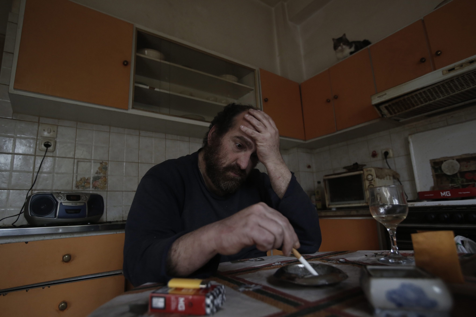 W związku z długami był zmuszony sprzedać letni dom należący do jego rodziny. Czas miał wielkie znaczenie, cena była wyjątkowo niska.