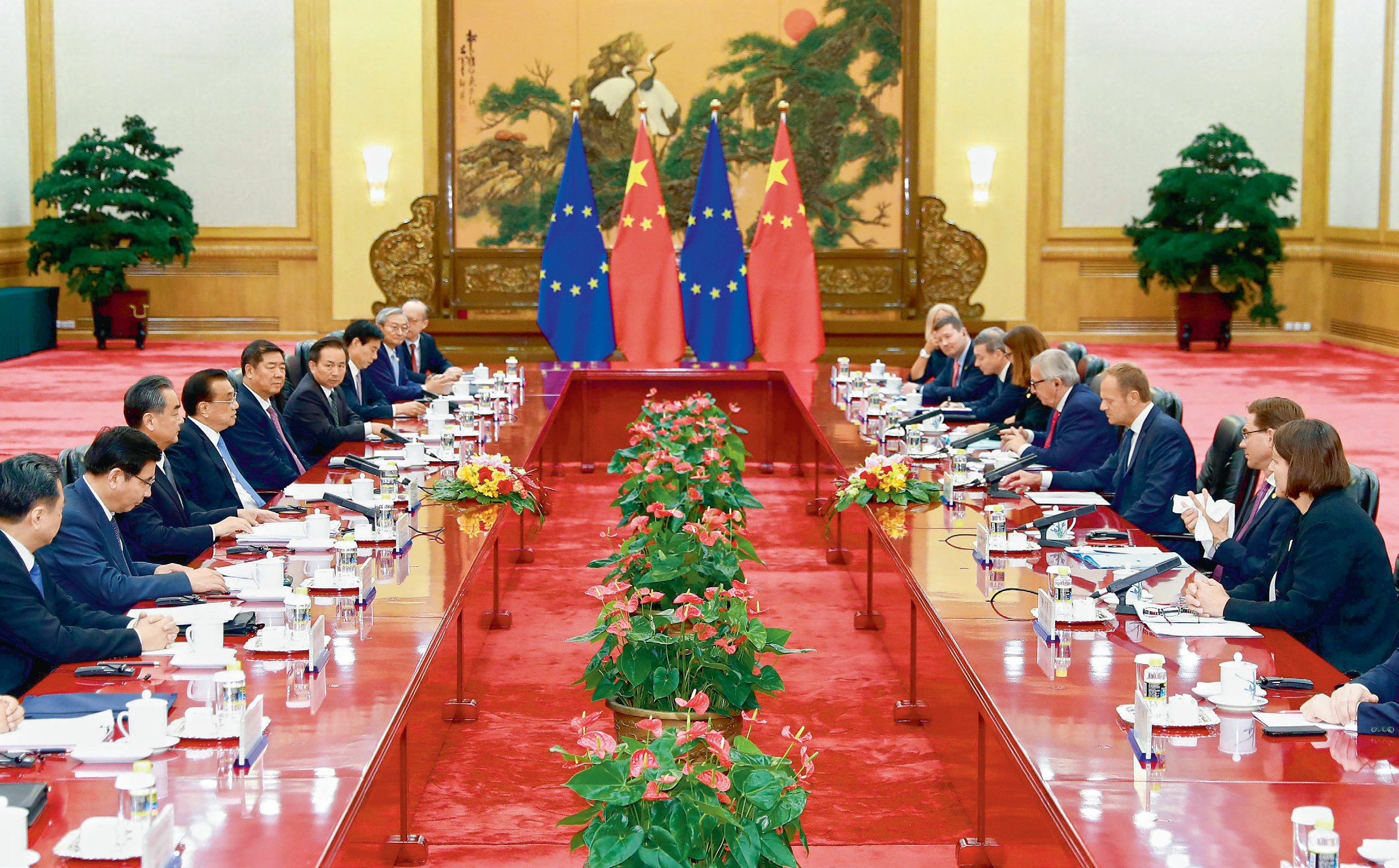 Unijna delegacja na spotkaniu z chińskim premierem Li Keqiangiem w Pekinie,16 lipca 2018 r. (fot. DING HAITAO XINHUA/EYEVINE/EAST NEWS)