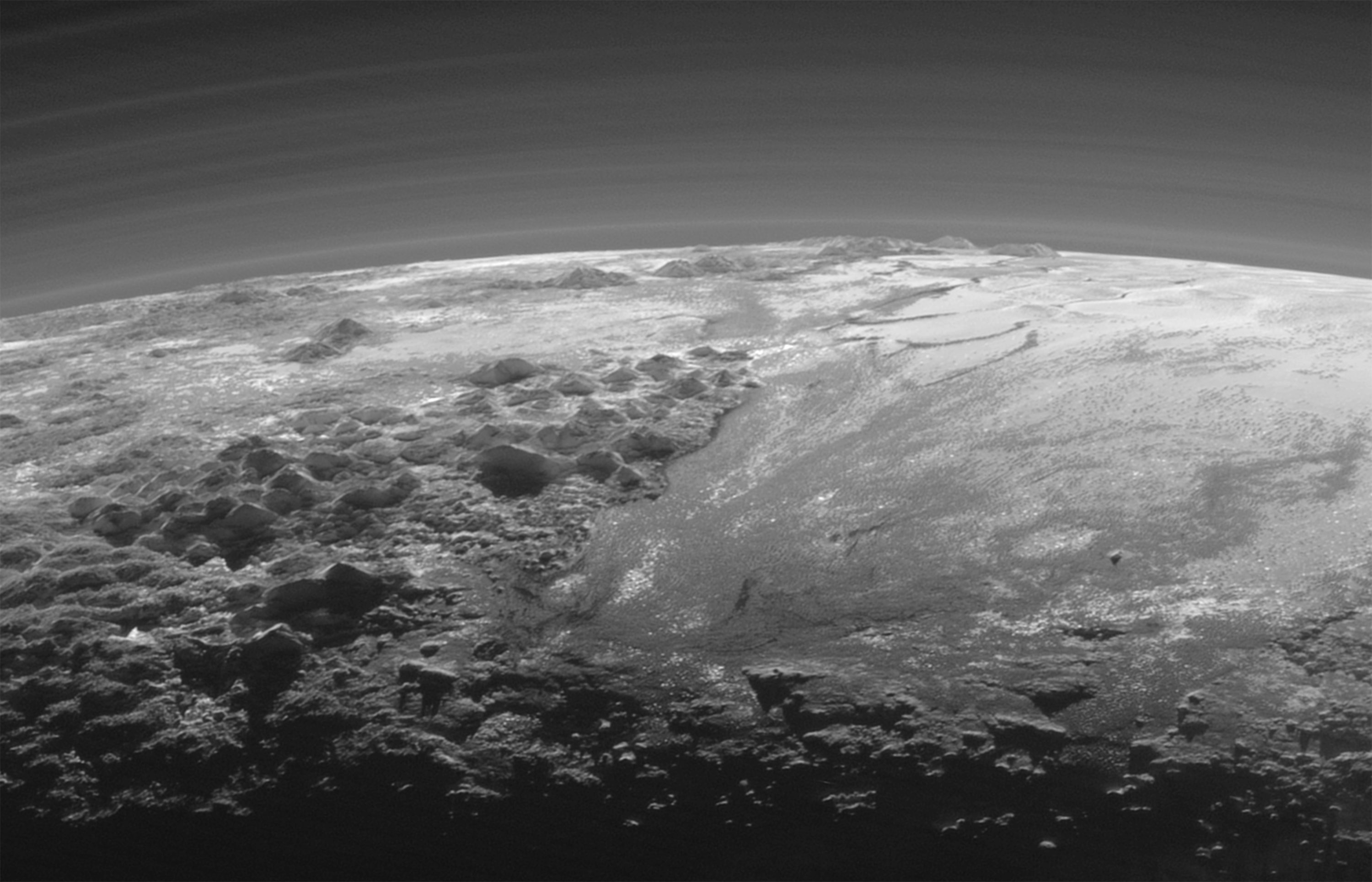 Najnowsze zdjęcia z Plutona wsłane z sondy New Horizons