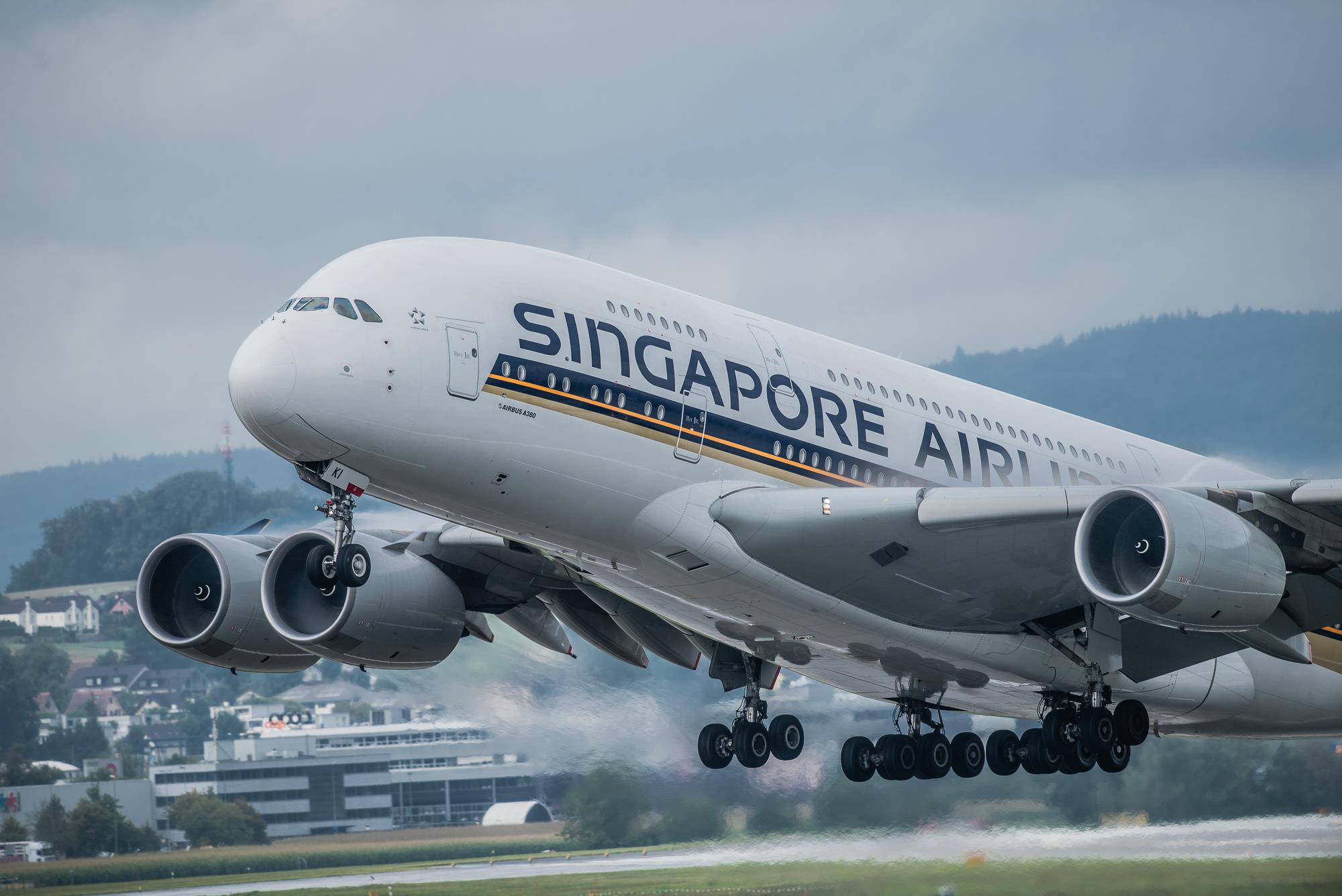 Singapore Airlines A380 leaving