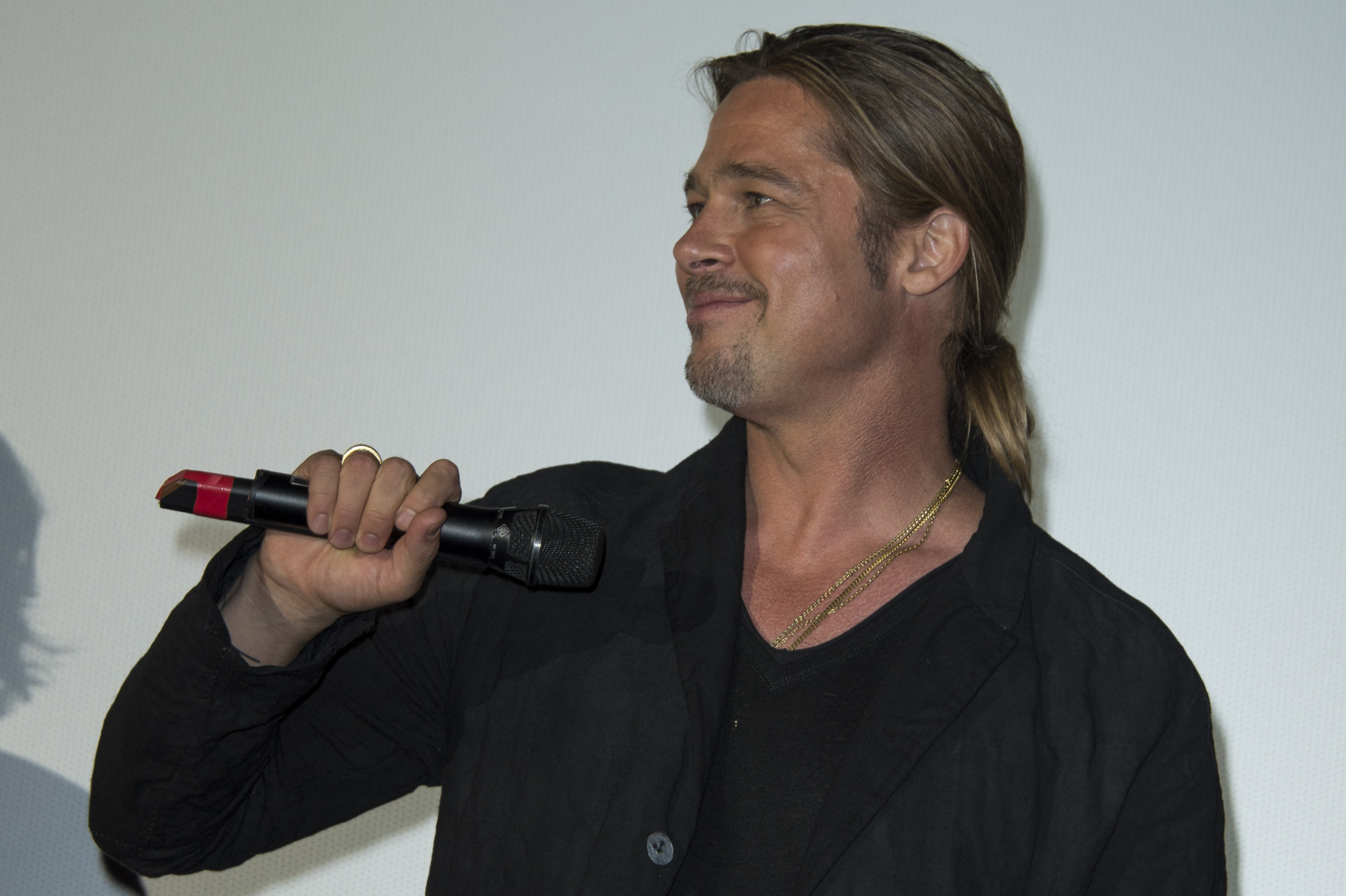 Brad Pitt na premierze w Paryżu