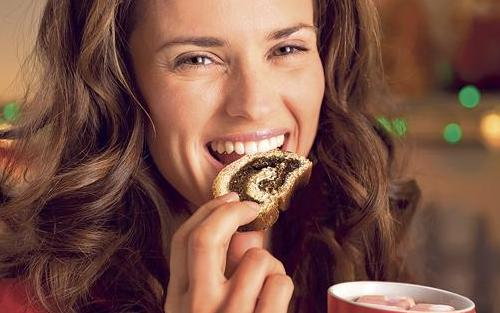 Bejgli vagy zserbó? Csak az igazi konyhatündérek tudják mind a nyolc helyes választ!