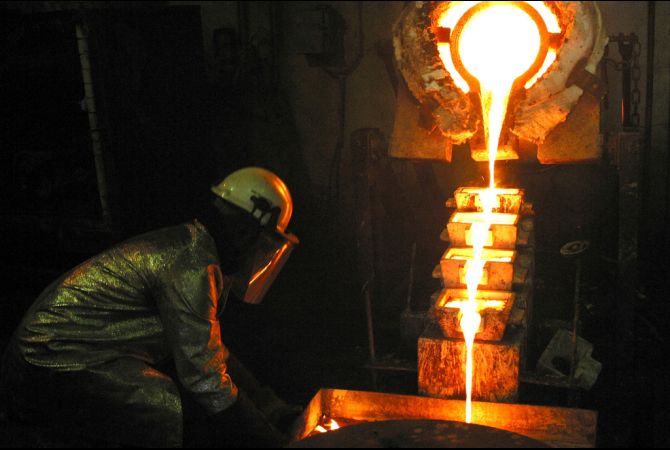 Africa’s second top gold producer halts issuance of mining permits to foreigners