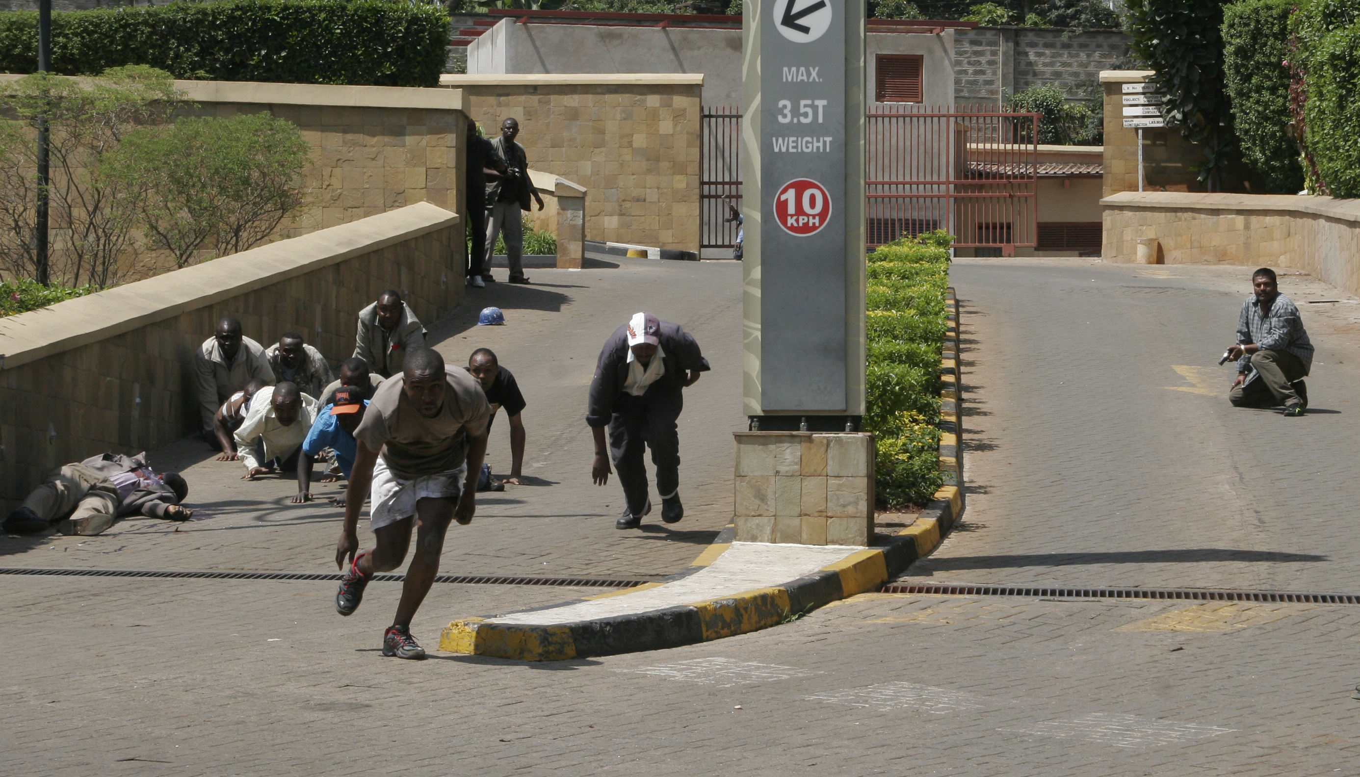 Westgate jest bardzo popularne nie tylko wśród zamożnych Kenijczyków, lecz także dyplomatów pracujących w Nairobi. W sobotę koło południa centrum handlowe było pełne ludzi.