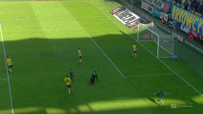 Arka - Śląsk (0:1): Fenomenalna akcja gości już w 1. minucie! Piech do Łuczaka, a ten pokonuje Steinborsa