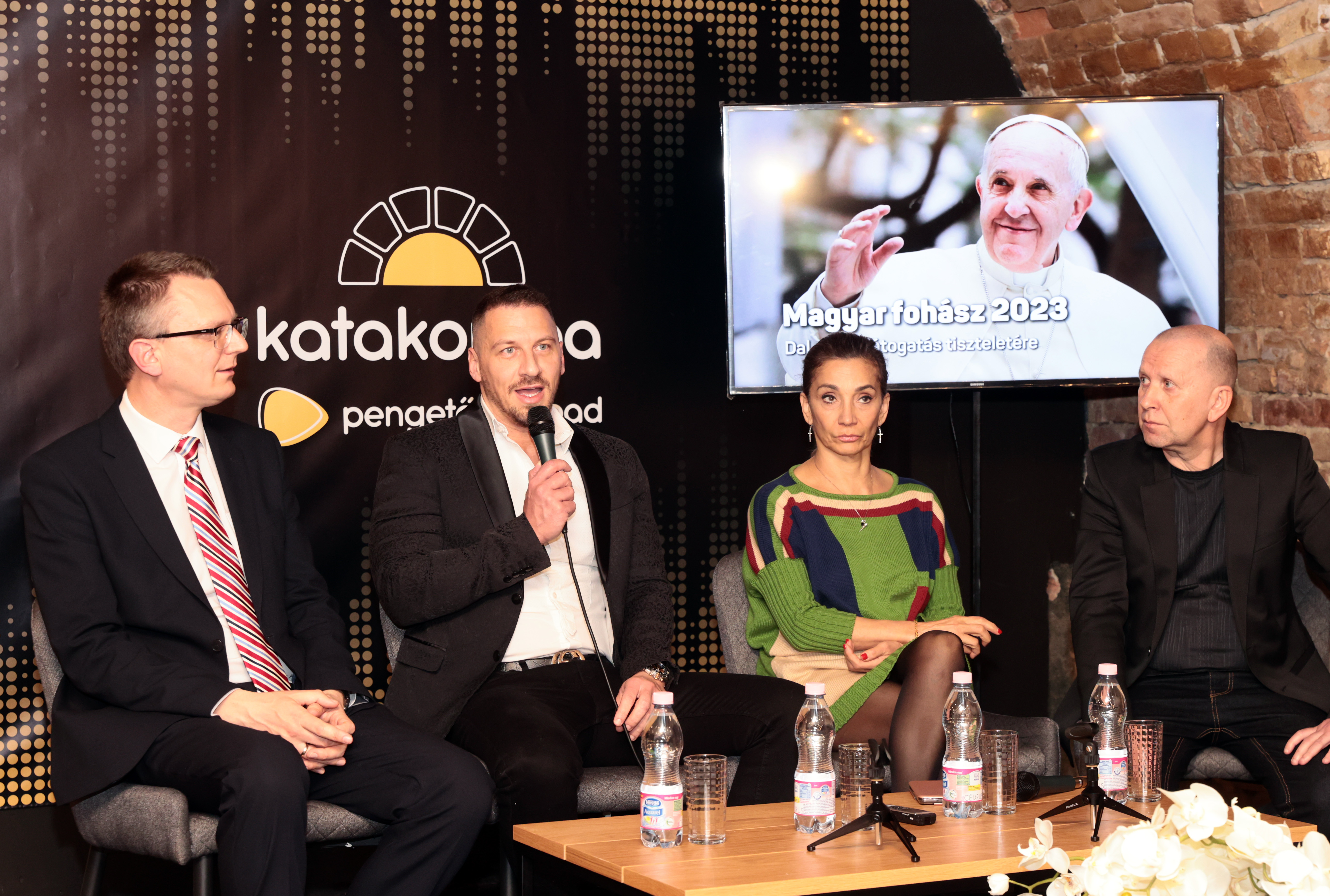 Vastag Csaba és Keresztes Ildikó is énekel Ferenc pápának: megérkezett a Magyar Fohász 2023