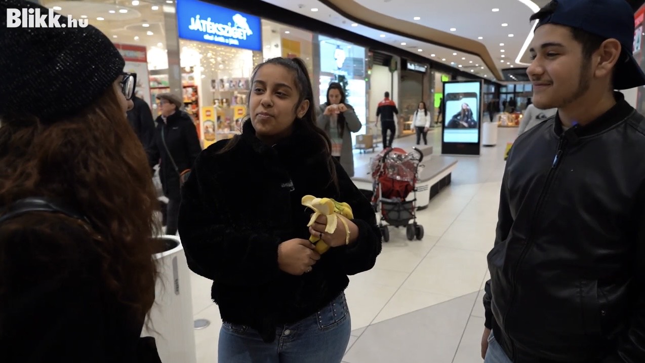 Fekete, fehér, igen, nem, valamint szkander párbaj az Etele Plázában - így nyertek Sztárbox belépőt a fiatalok - videó