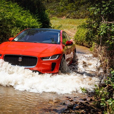 Jaguar I-Pace EV400 - z przyczajenia