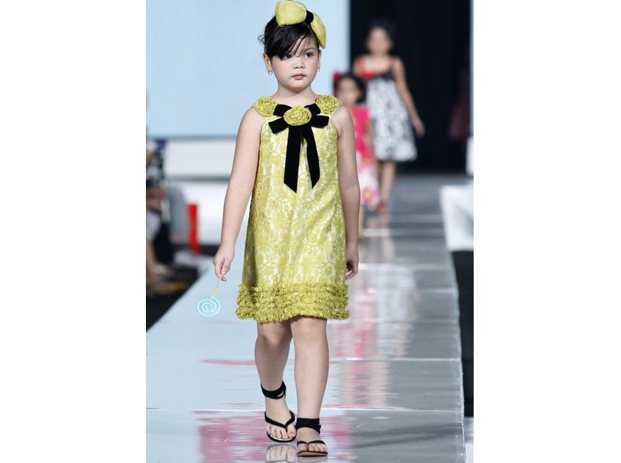 Moda dziecięca w kolekcji Sebastiana Gunawana na Jakarta Fashion Week 2010