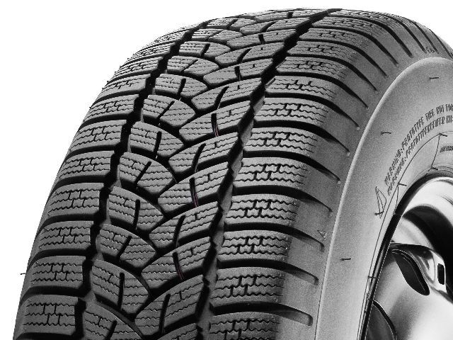Opona Firestone na trzecim miejscu zestawienia ADAC. Co ciekawe Winterhawk 3 w próbie na suchej i mokrej nawierzchni wypadła lepiej niż Dunlop i Continetal. Jednak na śniegu i lodzie musiała uznać wyższość tego duetu. W teście ADAC została oceniona końcowa brzmiała