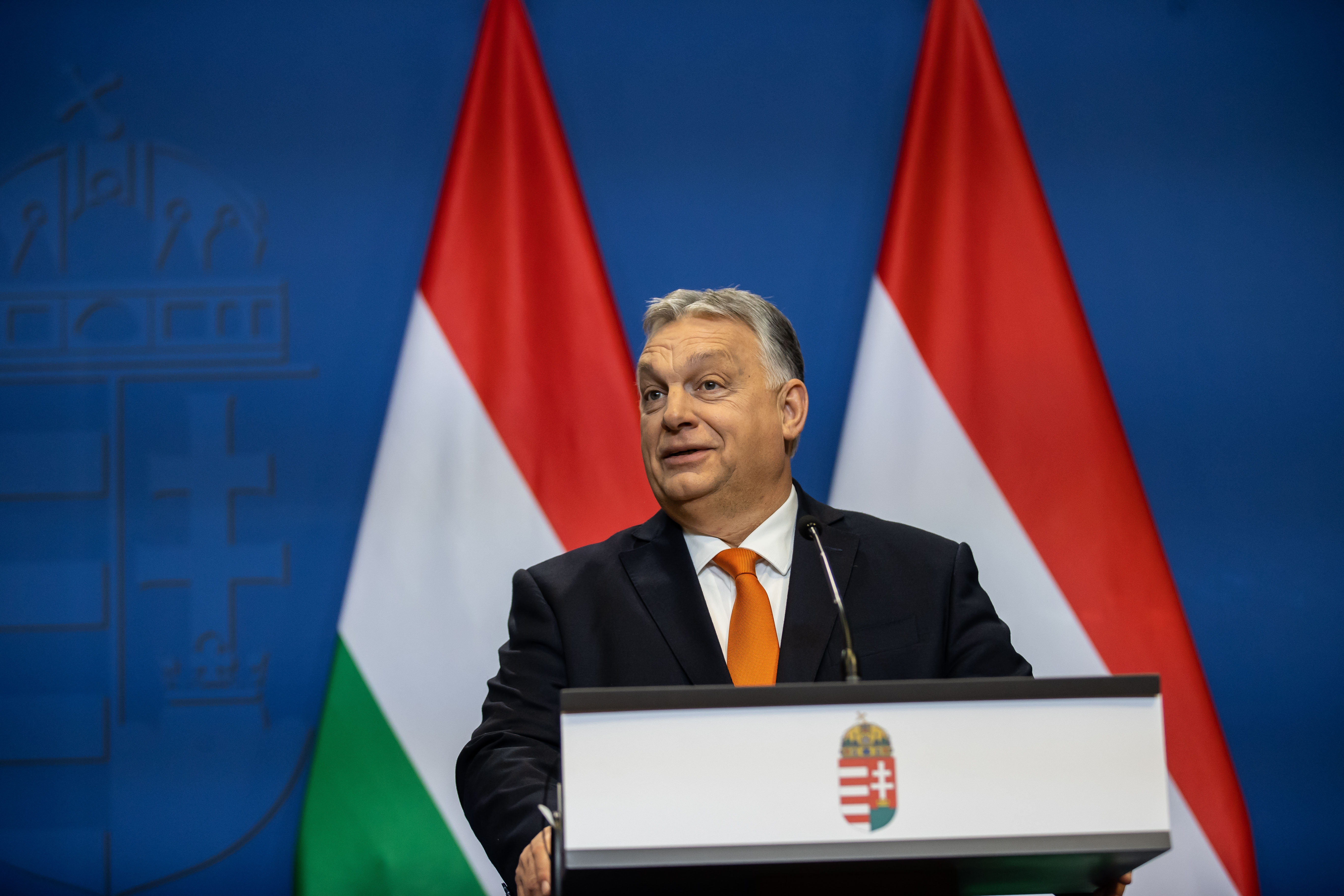 Ez brutális: luxusbér kell a magyaroknak a boldogsághoz – még Orbán Viktor 5 milliós fizetésénél is több