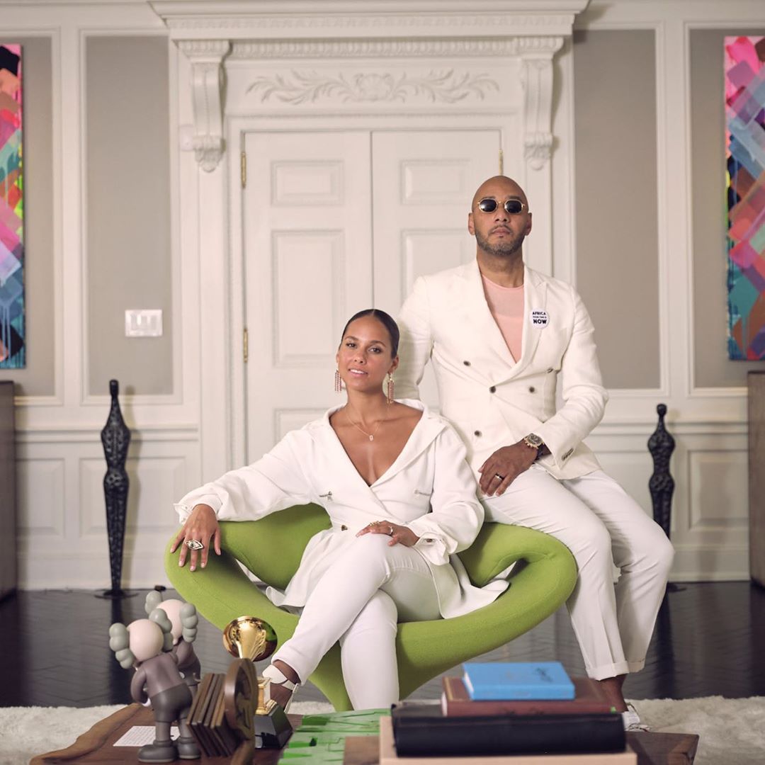 One of American's most powerful couples, Alicia Keys and Swizz Beats were at the prestigious Harvard University where they presented a paper on their lives. [Instagram/TheRealSwizz]