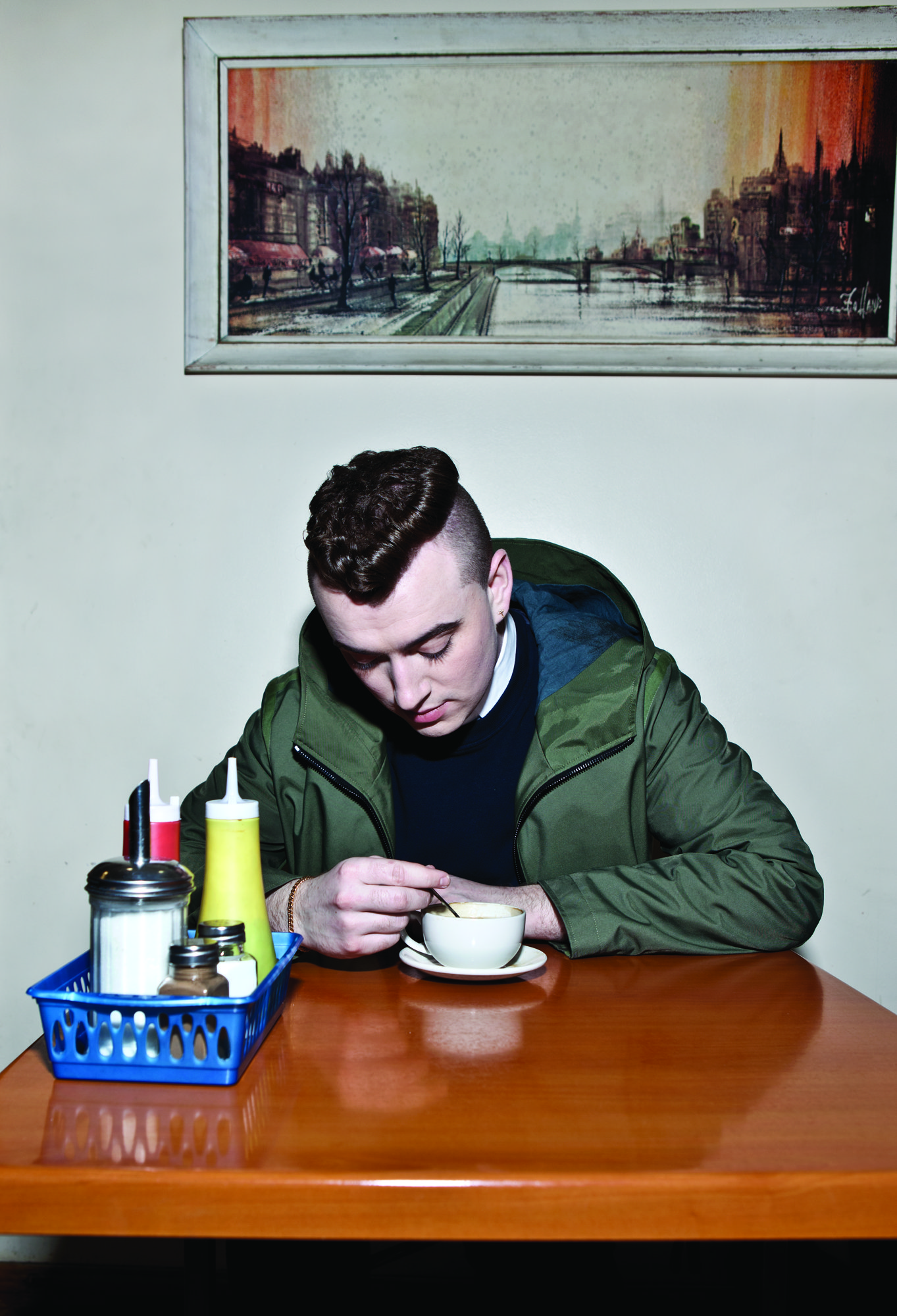 Największą presję czuje chyba Samuel Frederick Smith, znany jako Sam Smith. Brytyjczyk zdążył już wygrać plebiscyt BBC Sound of 2014 (pokonał m.in. Ellę Eyre i Banks) oraz Brits Critics Choice Award, a do tego otrzymał nominację do nagrody MTV Brand New For 2014. Jego debiutancki singiel