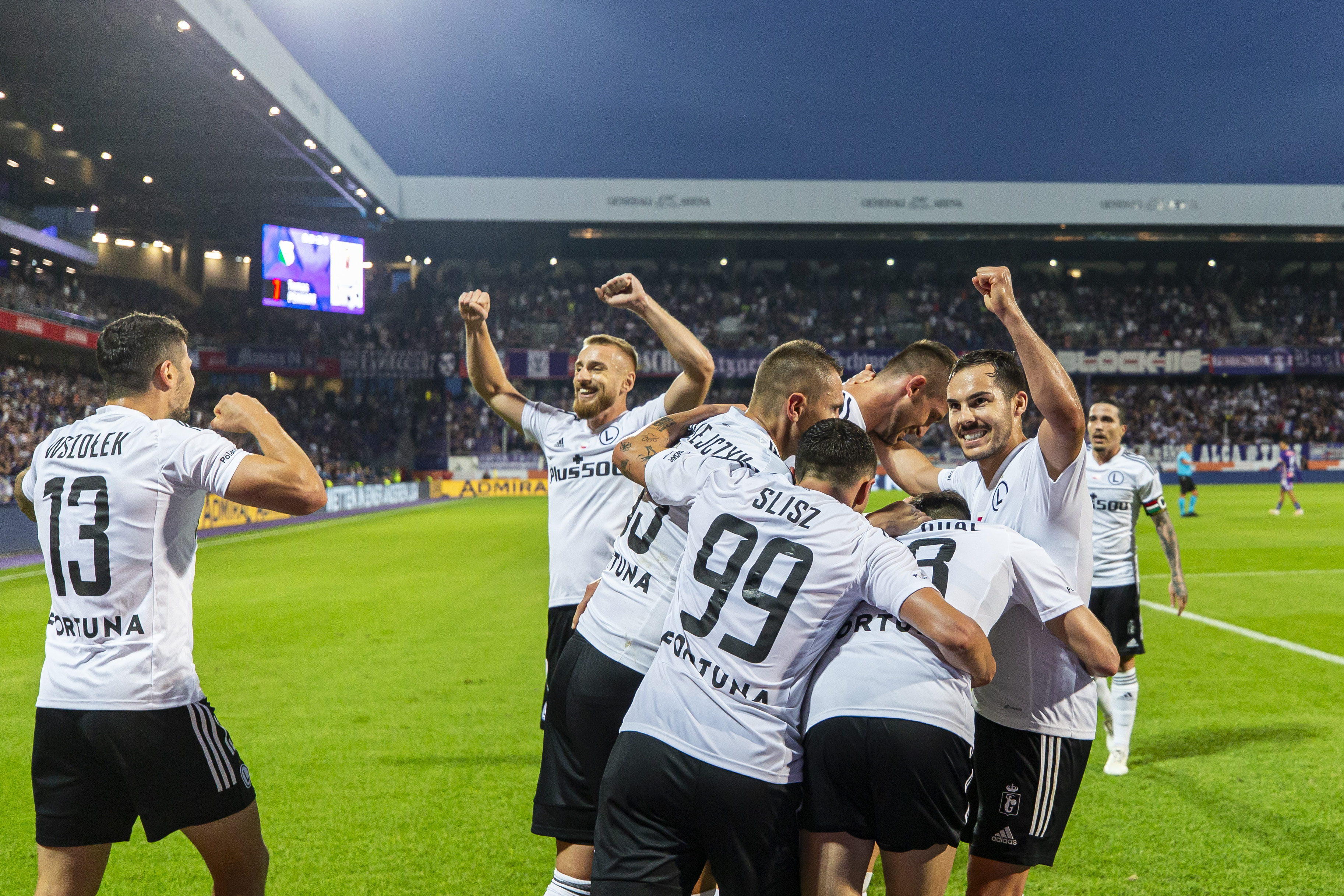 PKO Ekstraklasa. Legia, Raków i Pogoń pewne podium. Kto dostanie medale?  ()