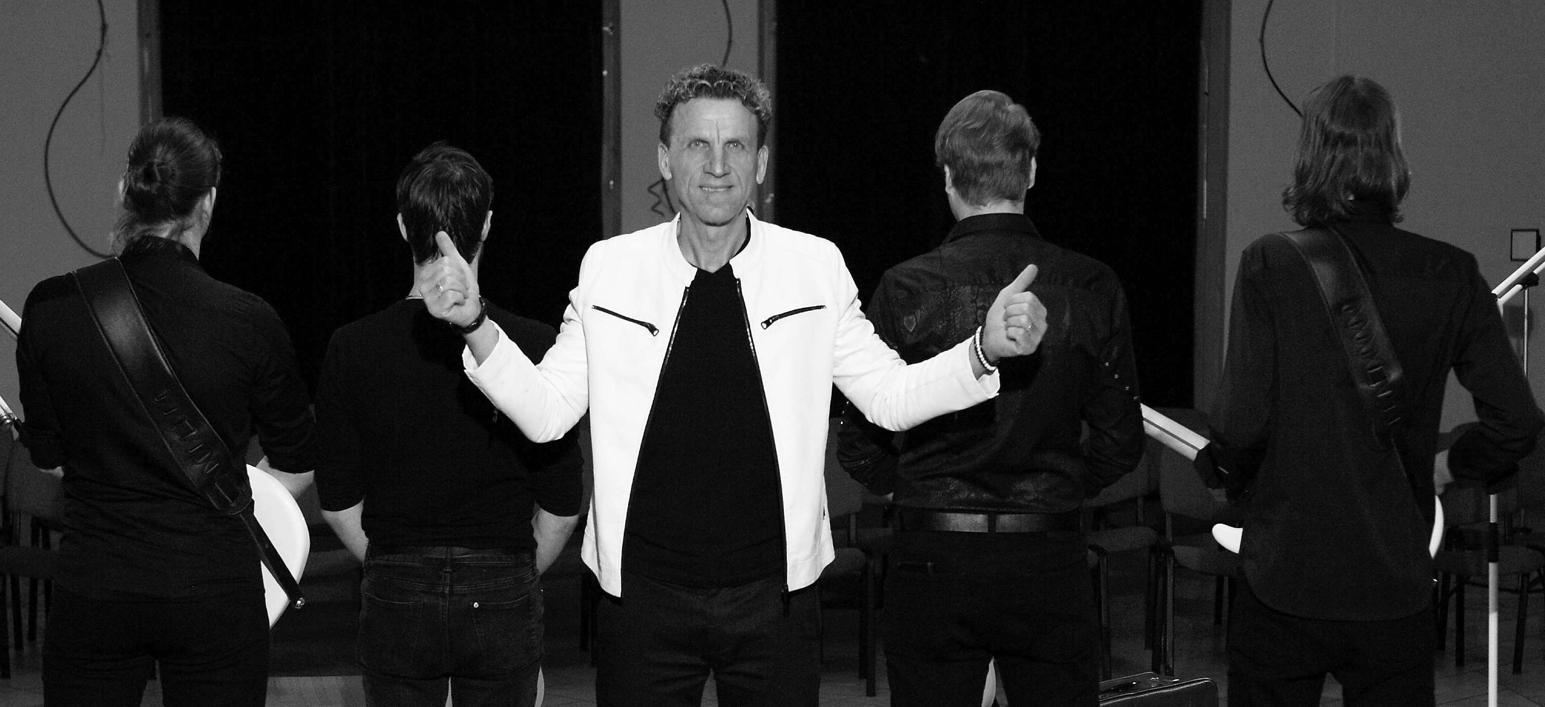 720 gyógytorna után épült fel Balázs Pali, aki nőnap alkalmából új dallal jelentkezett – videó