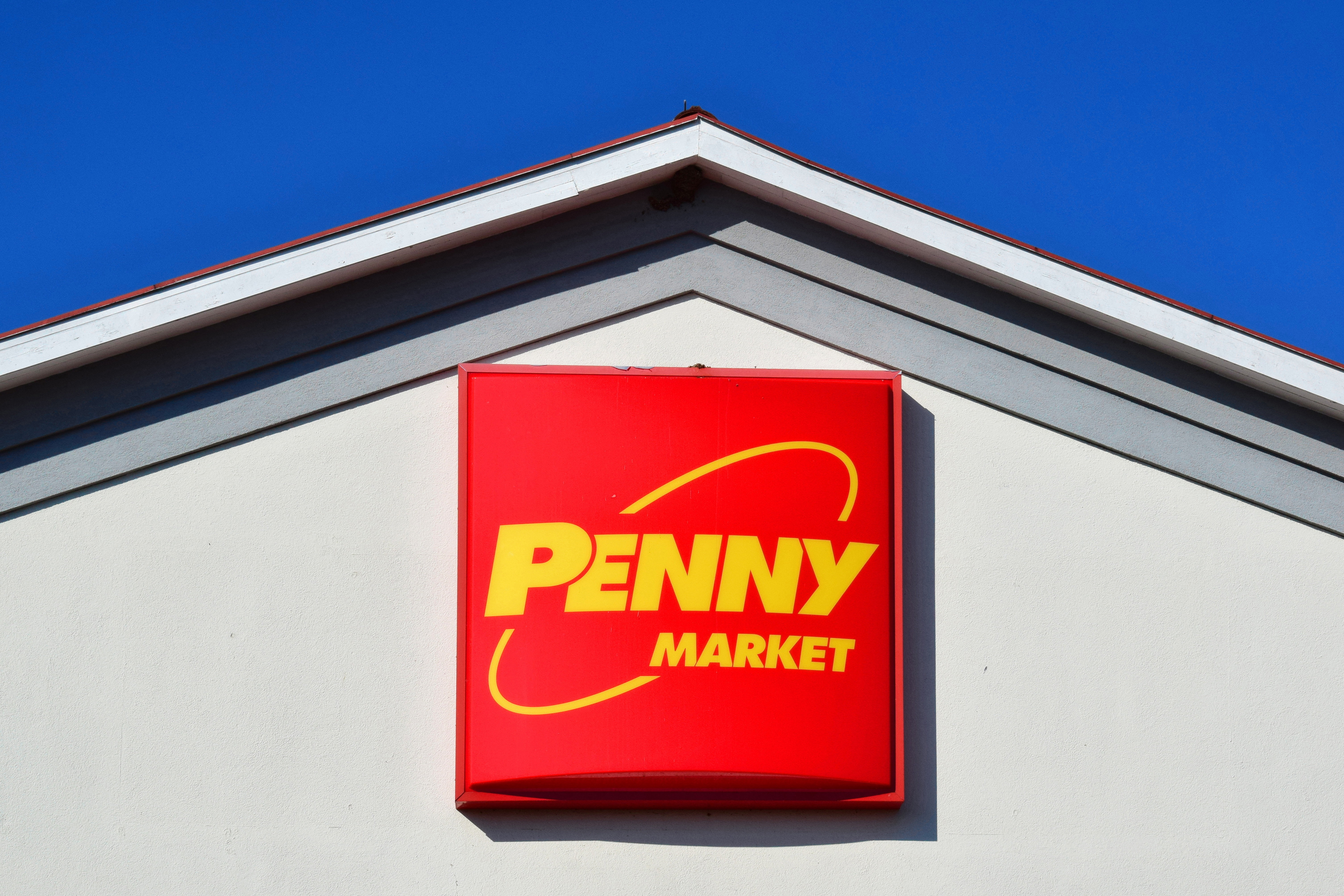 Lebontotta a mohácsi Penny Market kerítését a durva szél - Blikk
