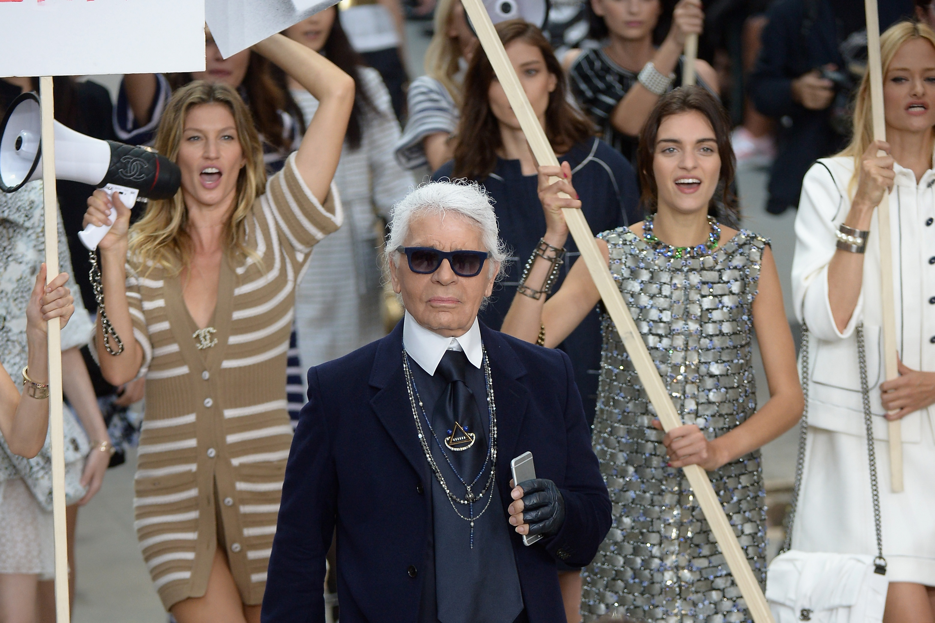 Karl Lagerfeld csodálatos világa: A 10 legemlékezetesebb Chanel bemutató