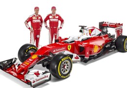 Ferrari odkrywa karty