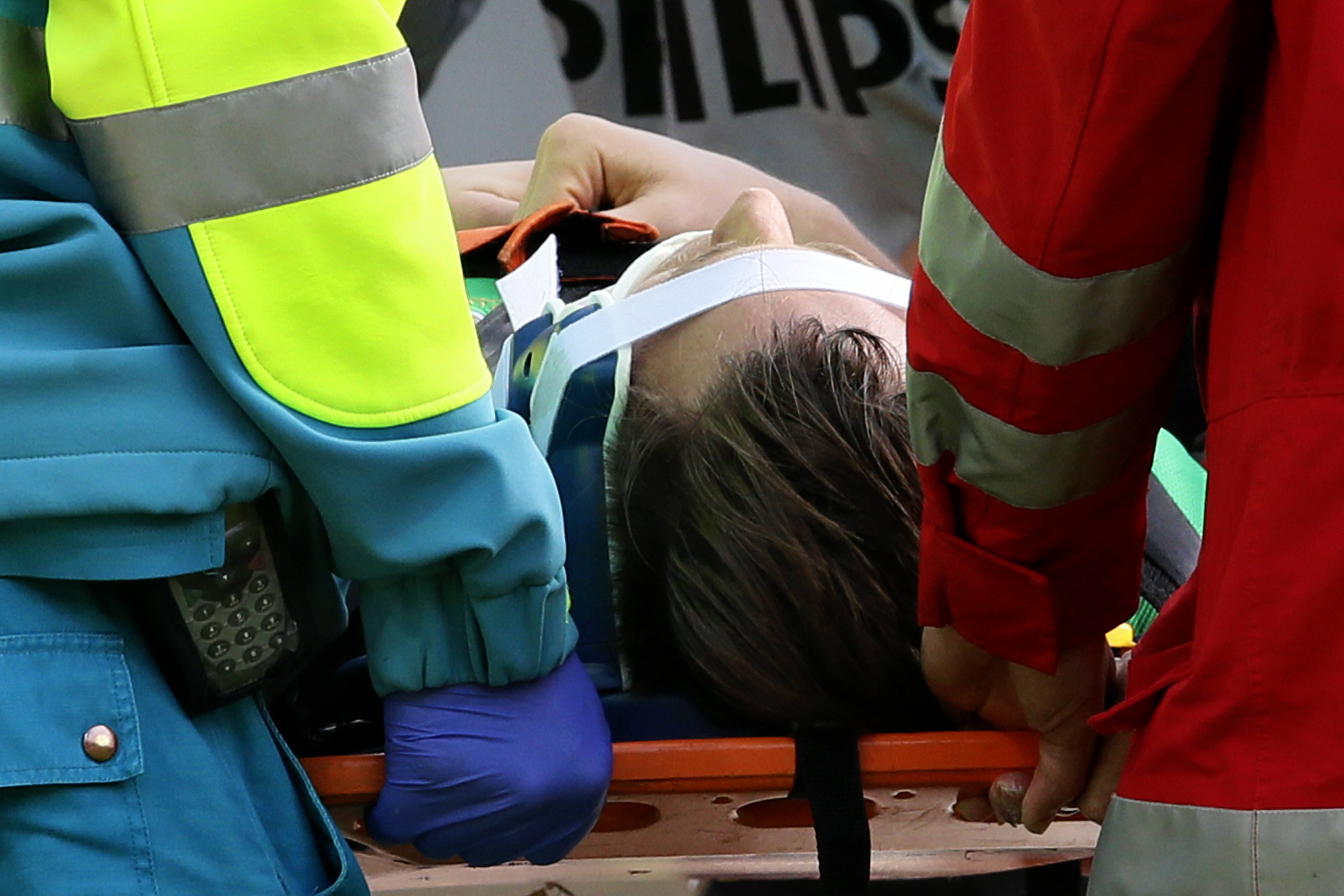 Wstrząs mózgu i stłuczone biodro. Tytoń pozostaje w szpitalu