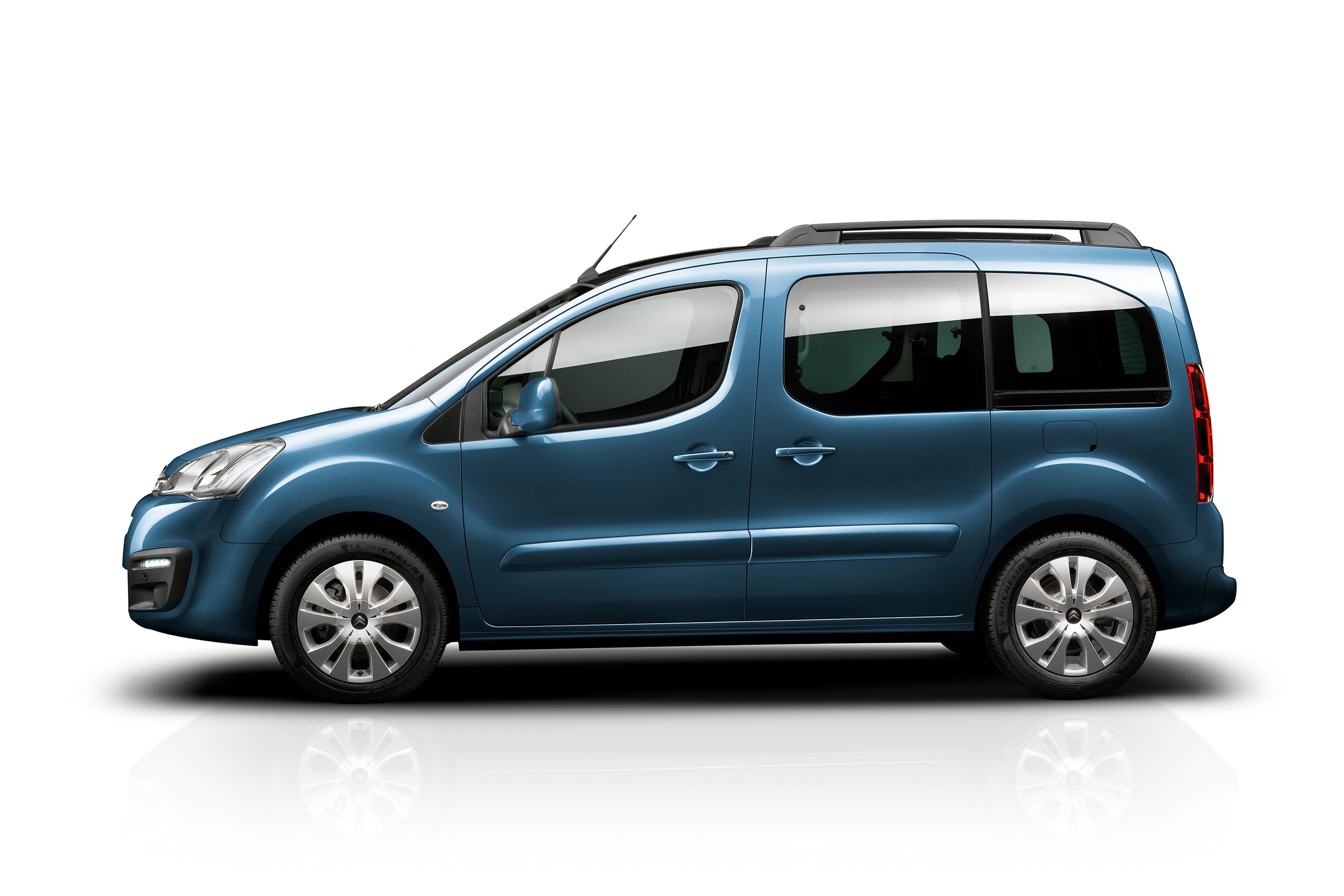 Na czternastym miejscu razem z seatem alteą znalazł się citroen berlingo. W ciągu czterech miesięcy 2015 roku skradziono 40 sztuk tego francuskiego auta (analogiczny okres 2014 - zaginęło 47 egzemplarzy).