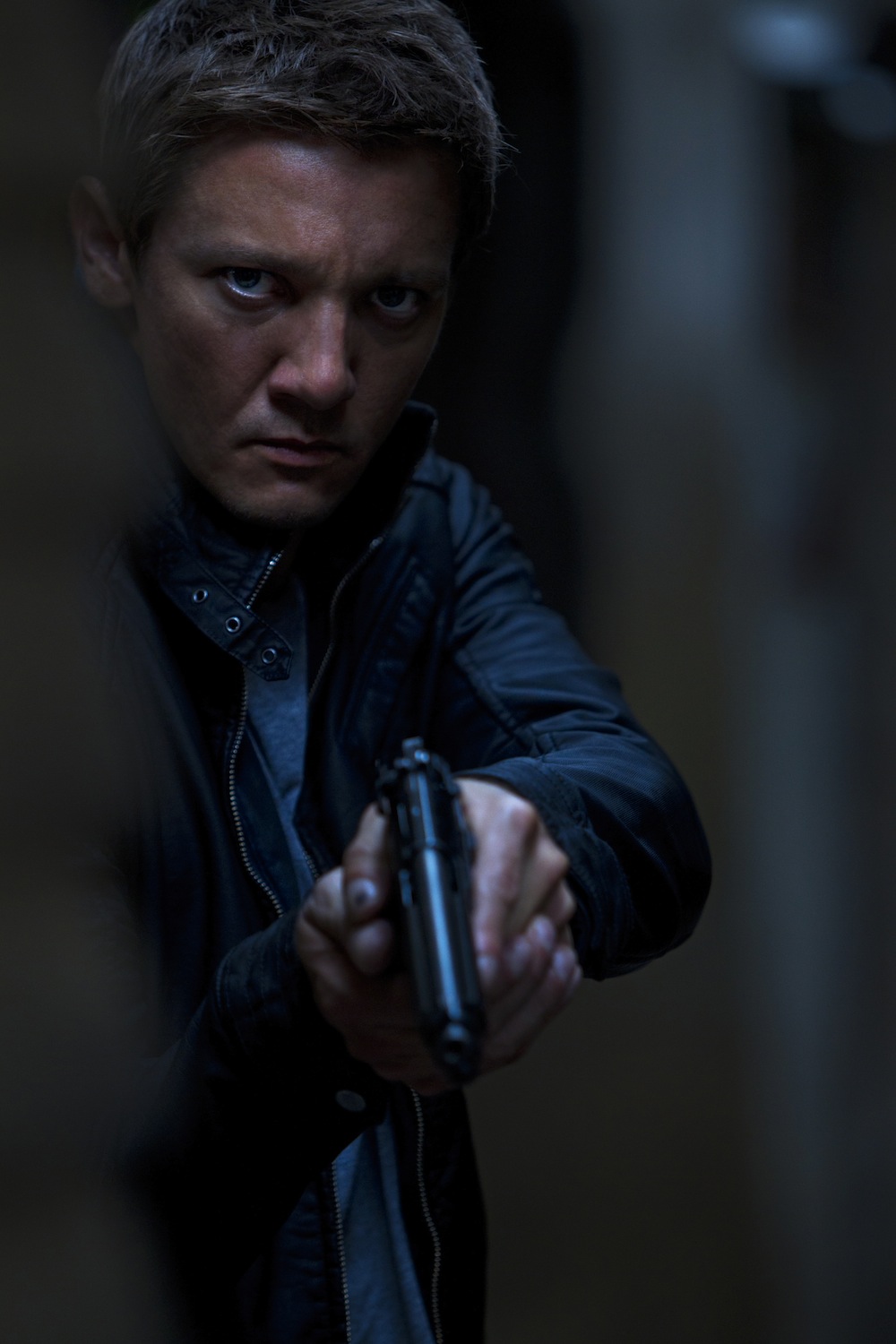 Jeremy Renner jako Aaron Cross