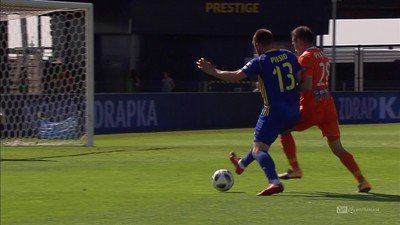 Bruk-Bet - Arka (0:1): Trela ratuje kolegów! Bramkarz Bruk-Betu zatrzymał w akcji sam na sam Piesia
