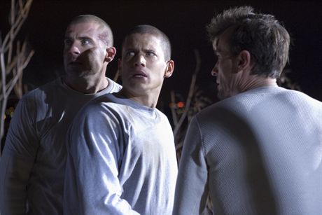 PRISON BREAK: Lincoln (Dominic Purcell, L), Michael (Wentworth Miller, C) and T-Bag (Robert Knepper, R) are on the run in the PRISON BREAK season finale episode