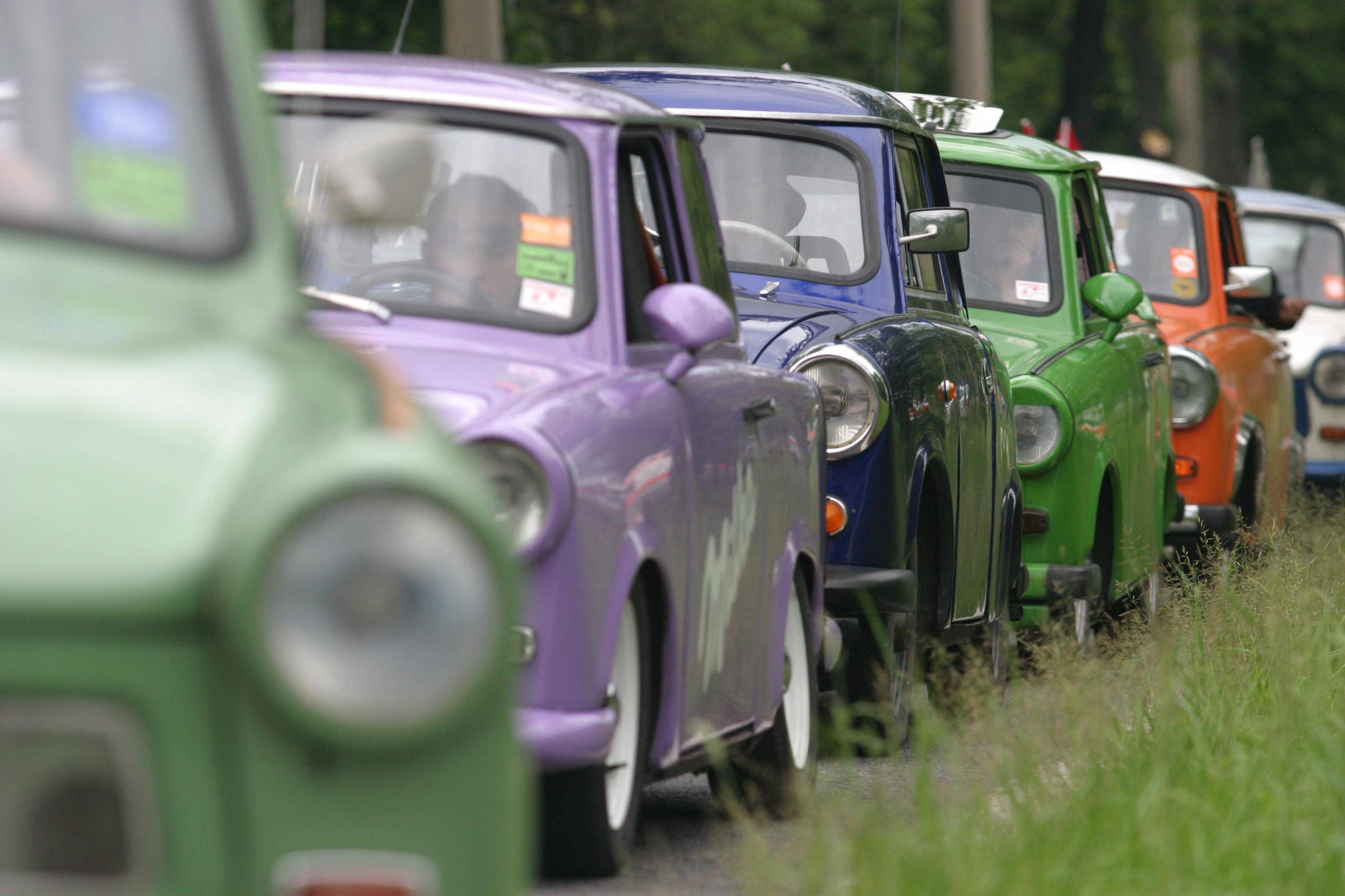 Auto miało małolitrażowy silnik dwusuwowy. Trabant zwany był potocznie