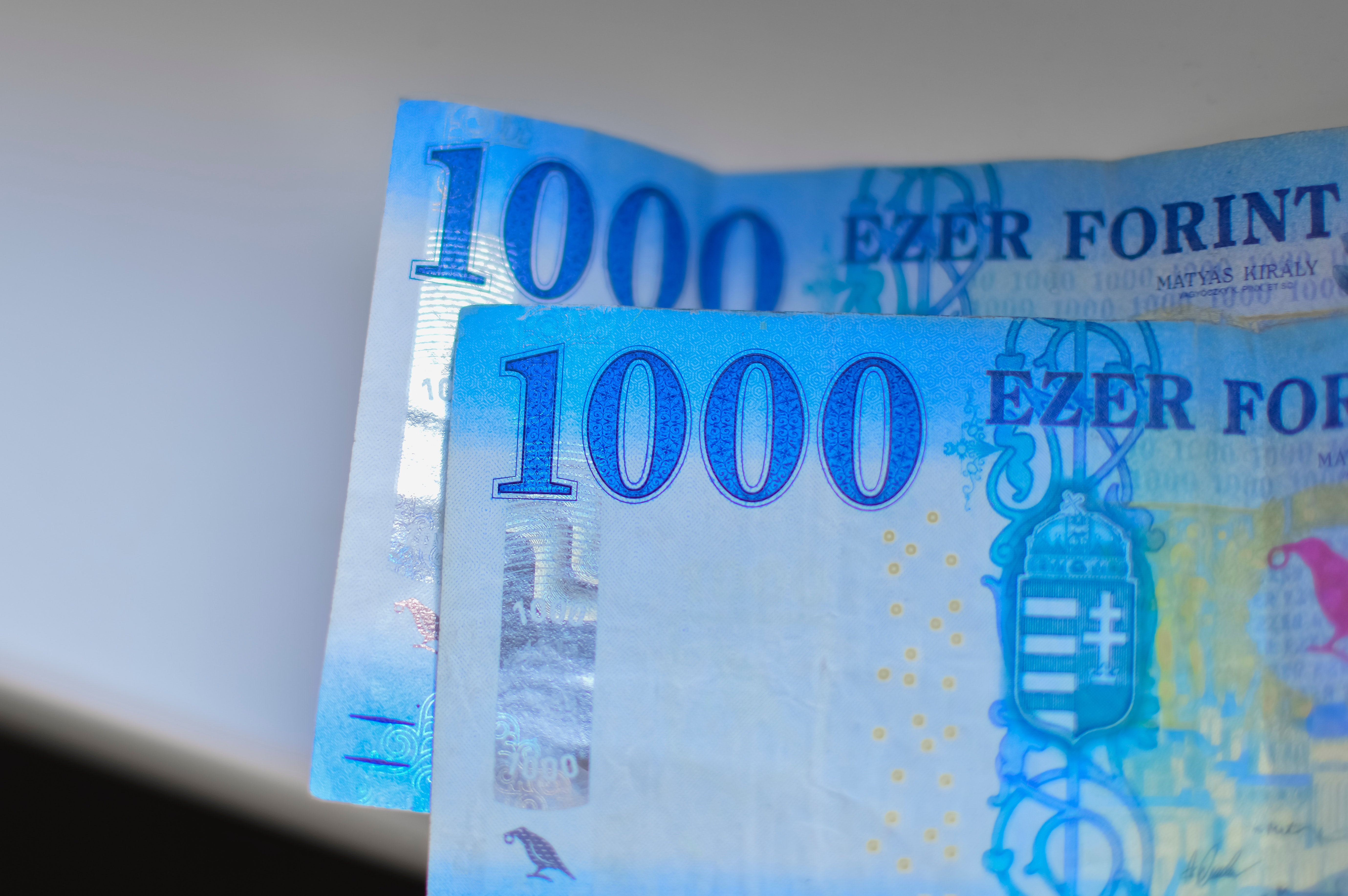 Hol a vége? Két napja gyengül a forint: így áll most péntek reggel