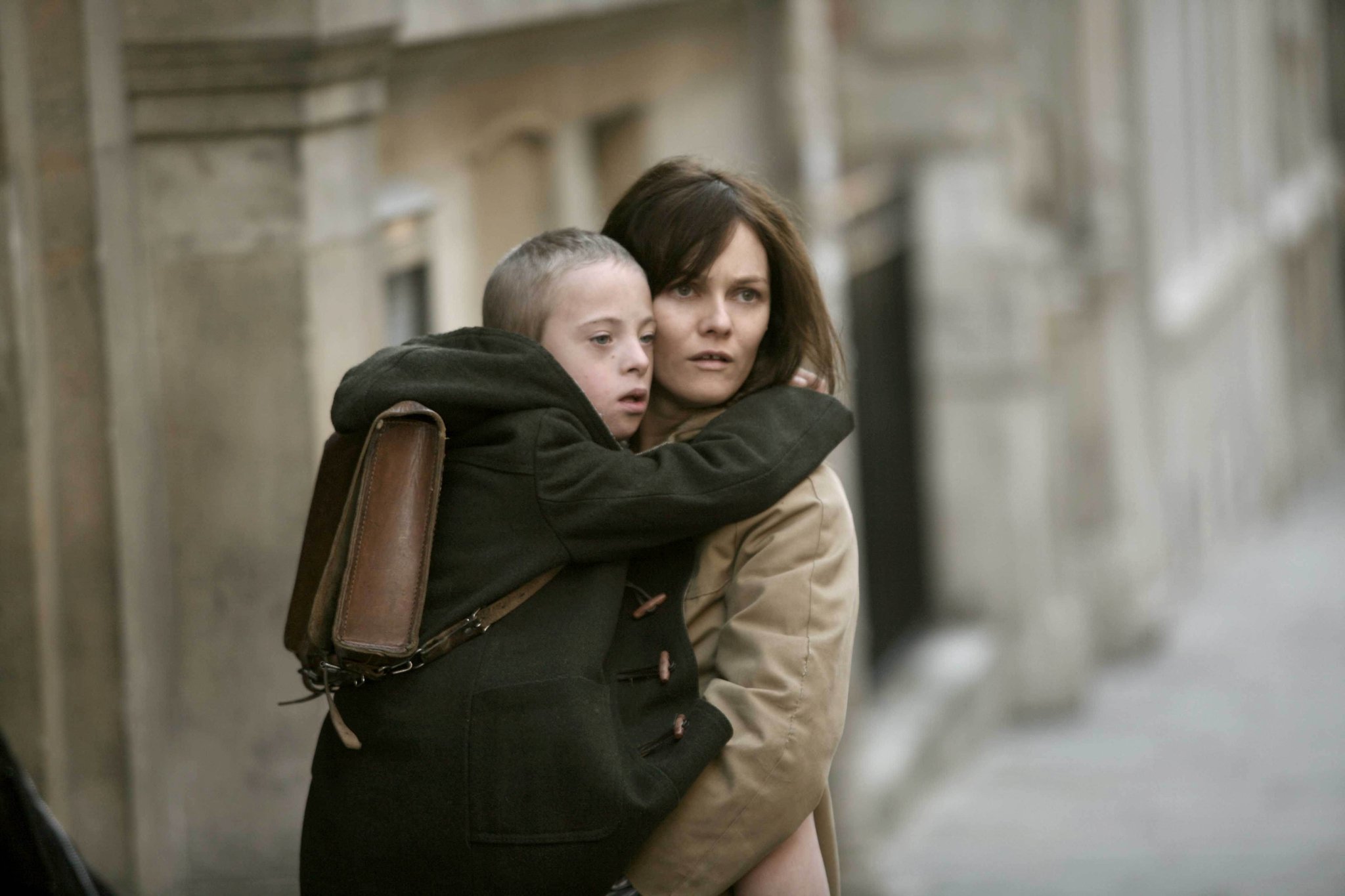 Vanessa Paradis zagrała młodą, mieszkającą w Paryżu matkę chłopca z zespołem Downa, który przeżywa właśnie miłość do koleżanki ze szkoły