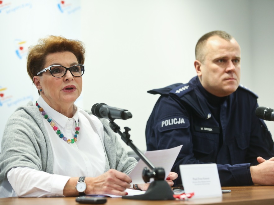... Pani dyrektor jak zwykle wyglądała nienagannie...