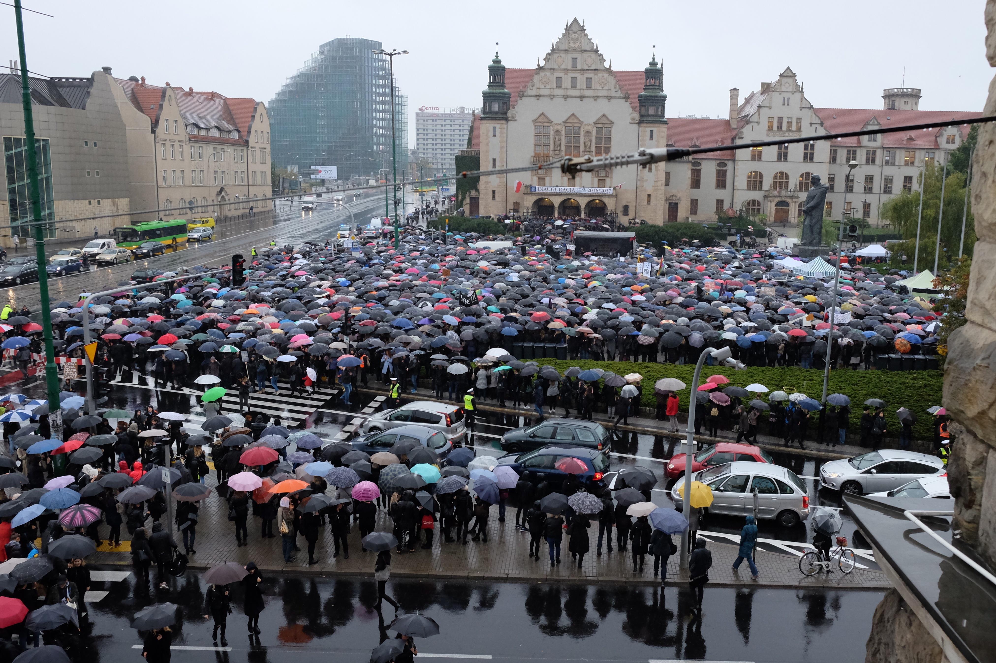 demonstracja na pl. Mickiewicza