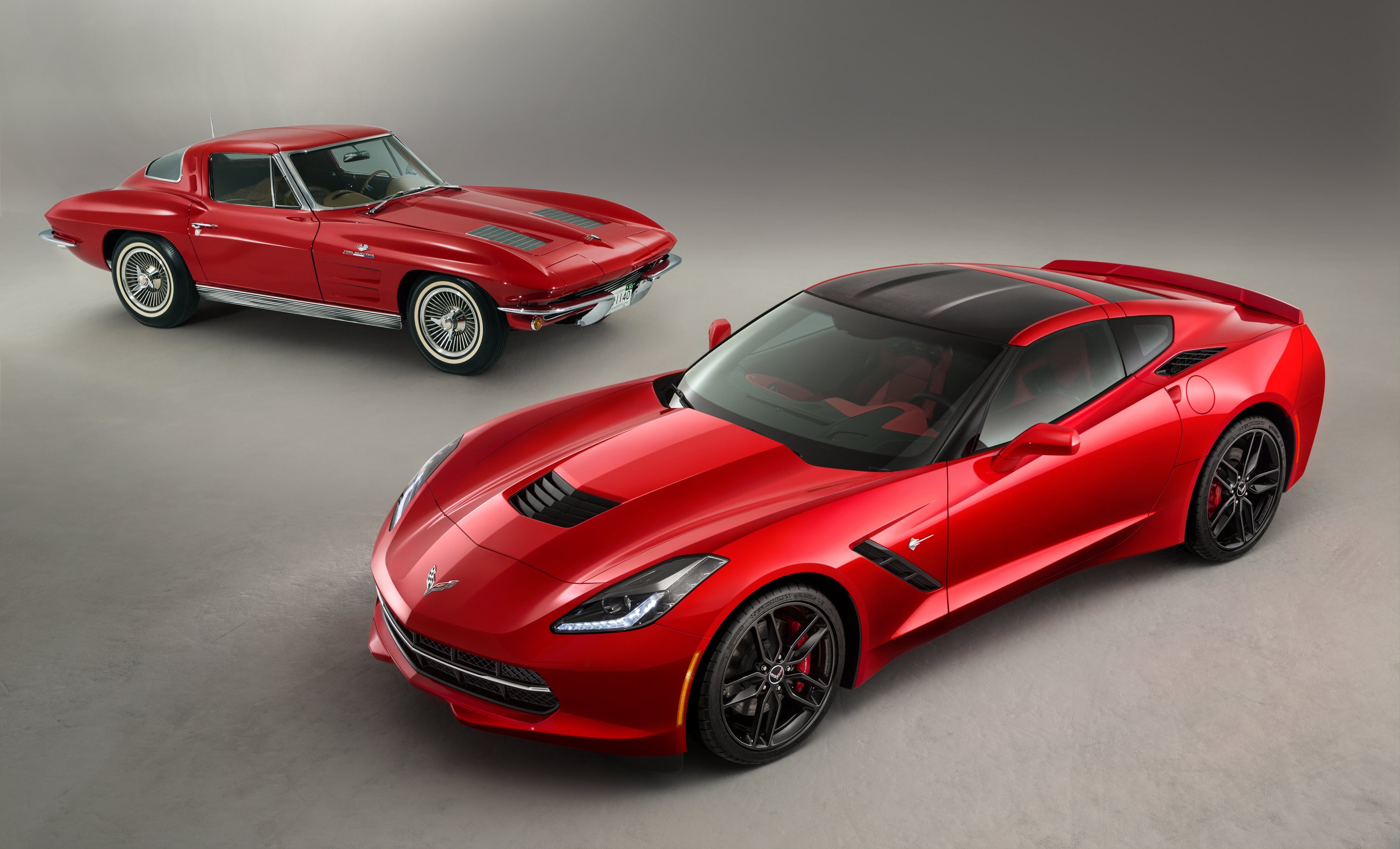Chevrolet corvette C2 (1963-67; Sting ray) i chevrolet Corvette C7 Stingray