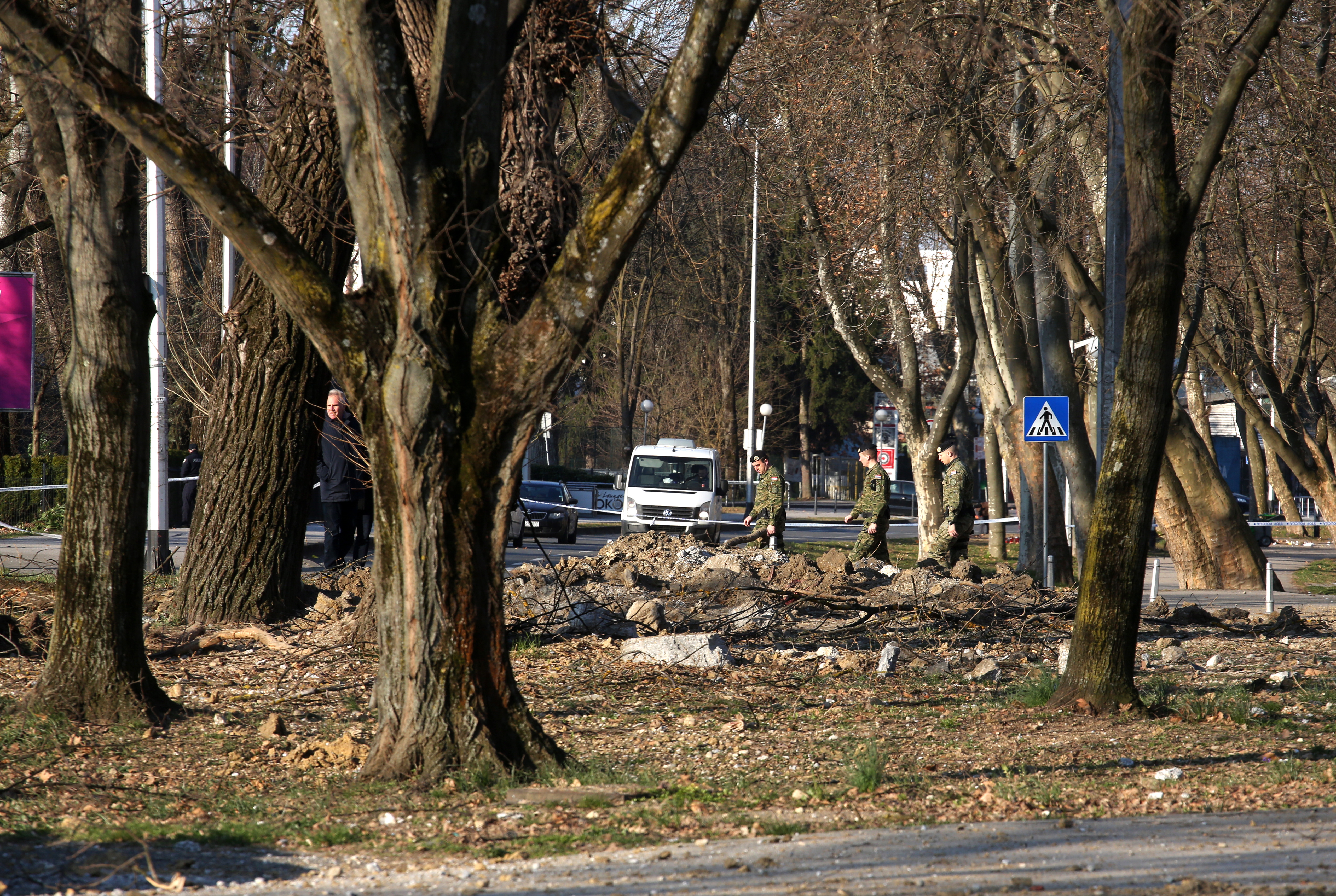 Éttermek, lakóházak közelében zuhant le Zágrábban a hazánkon is áthaladó  katonai drón - Blikk
