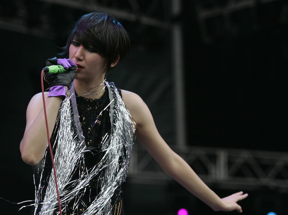 4. Karen O – a dokładniej: Karen Lee Orzolek, wokalistka Yeah Yeah Yeahs