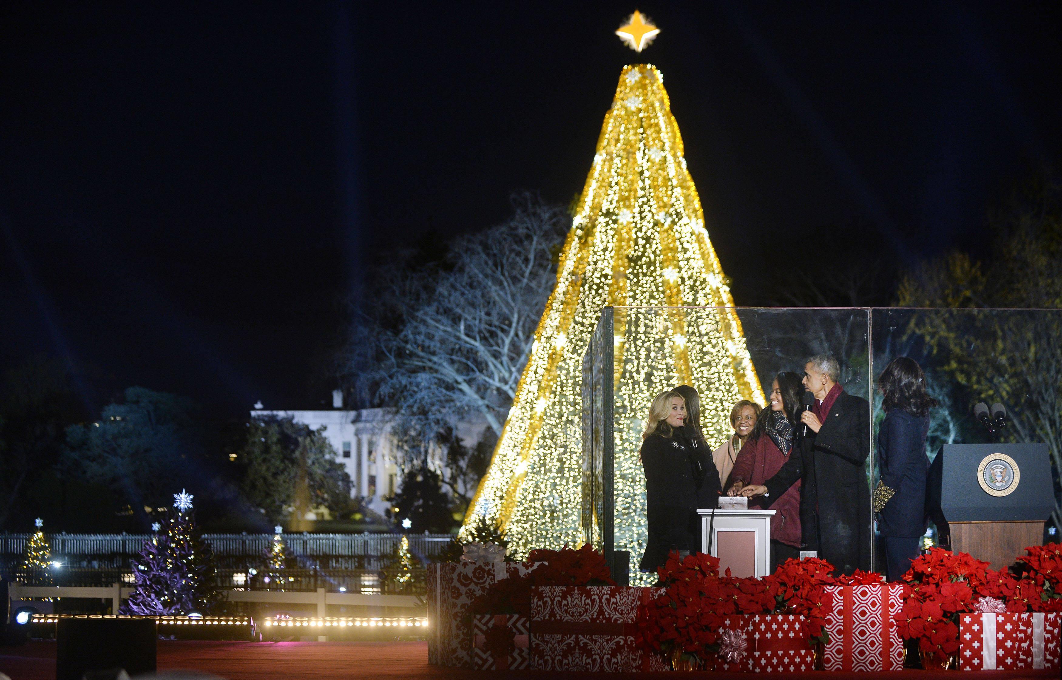 Obamas Light the National Christmas Tree