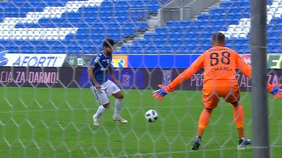 Lech - Cracovia (1:0): Cóż za szybkość Makuszewskiego! 28-latek pognał z piłką, idealnie dograł do Amarala, ale ten nie wykończył akcji sam na sam
