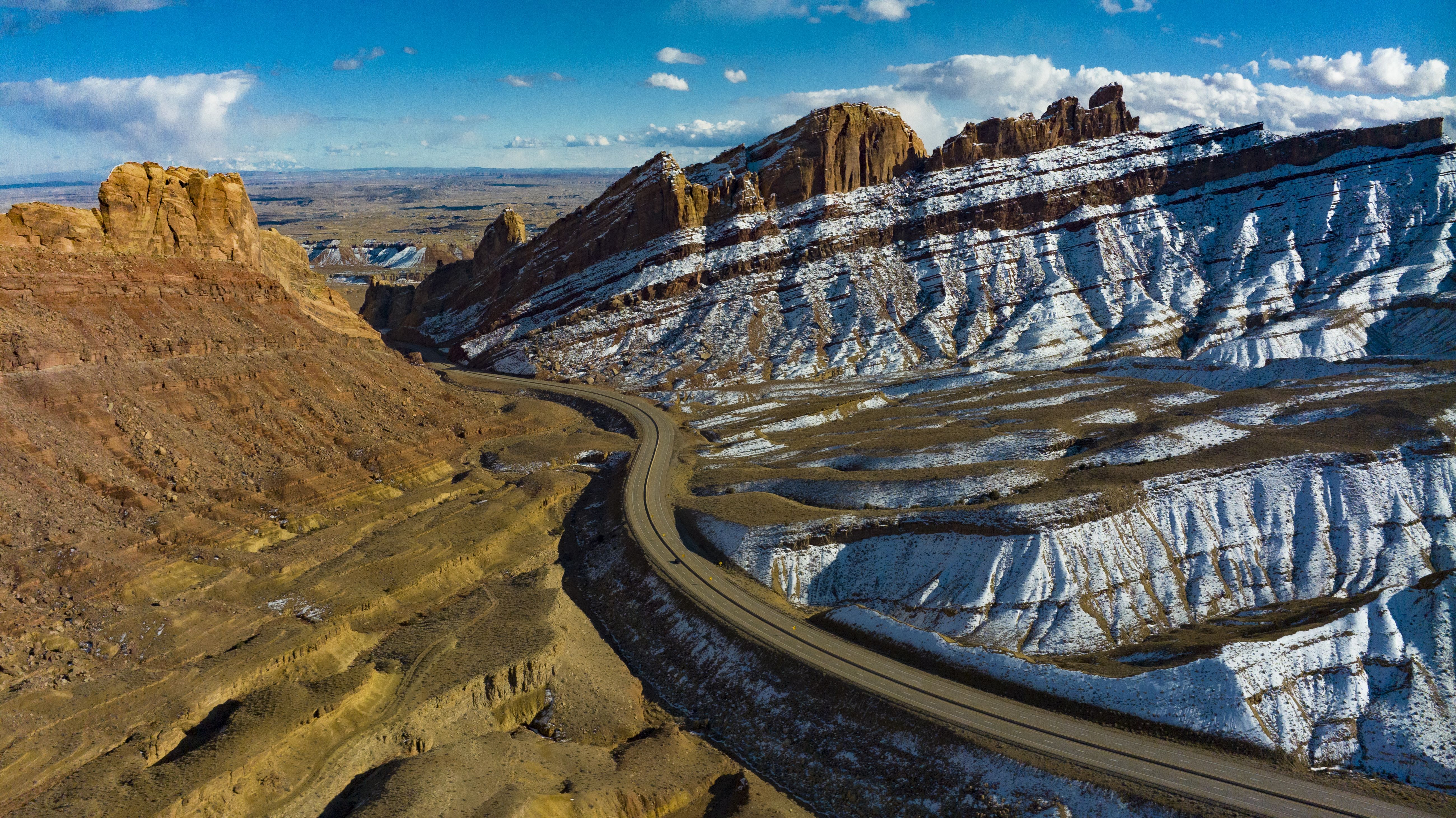 Szívszorító: holtan találtak egy idős túrázót, hűséges kutyája egy tapodtat sem mozdult mellőle