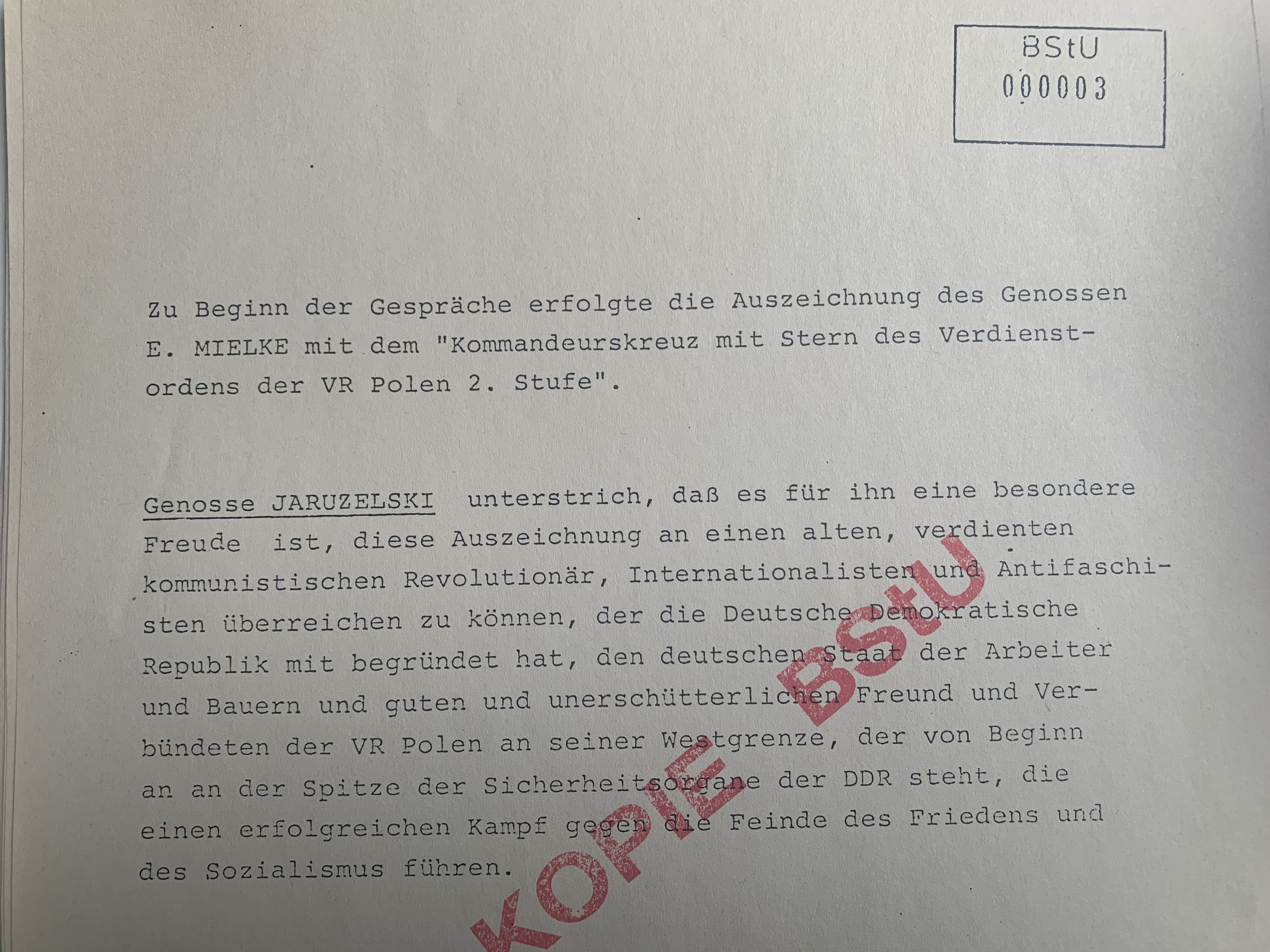 Notatka ze spotkania gen. Jaruzelskiego z ministrem bezpieczeństwa NRD i szefem STASI Erichiem Mielke, podczas którego Mielke został odznaczony Krzyżem Komandorskim z Gwiazdą Orderu Odrodzenia PRL II stopnia, 17.03.1981