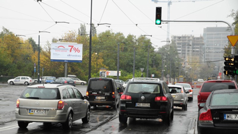 Jak bezpiecznie skręcać w lewo