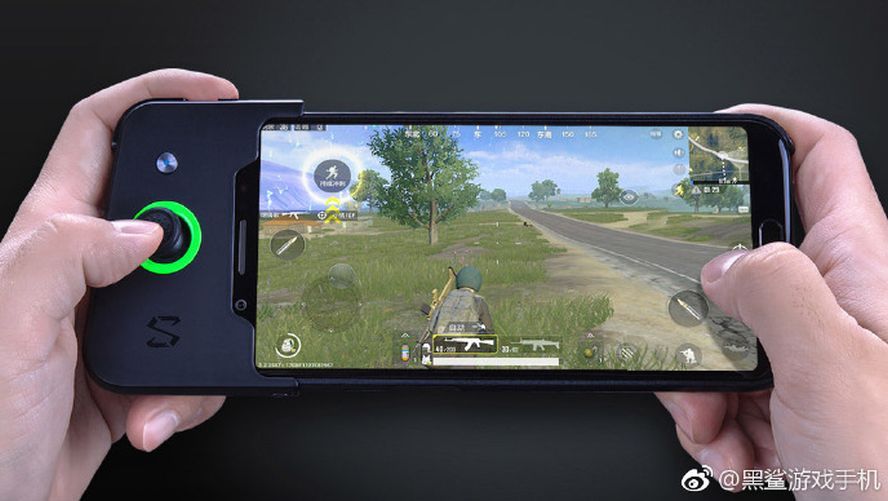Xiaomi ukázal svoj prvý herný mobil: Má aj Gamepad