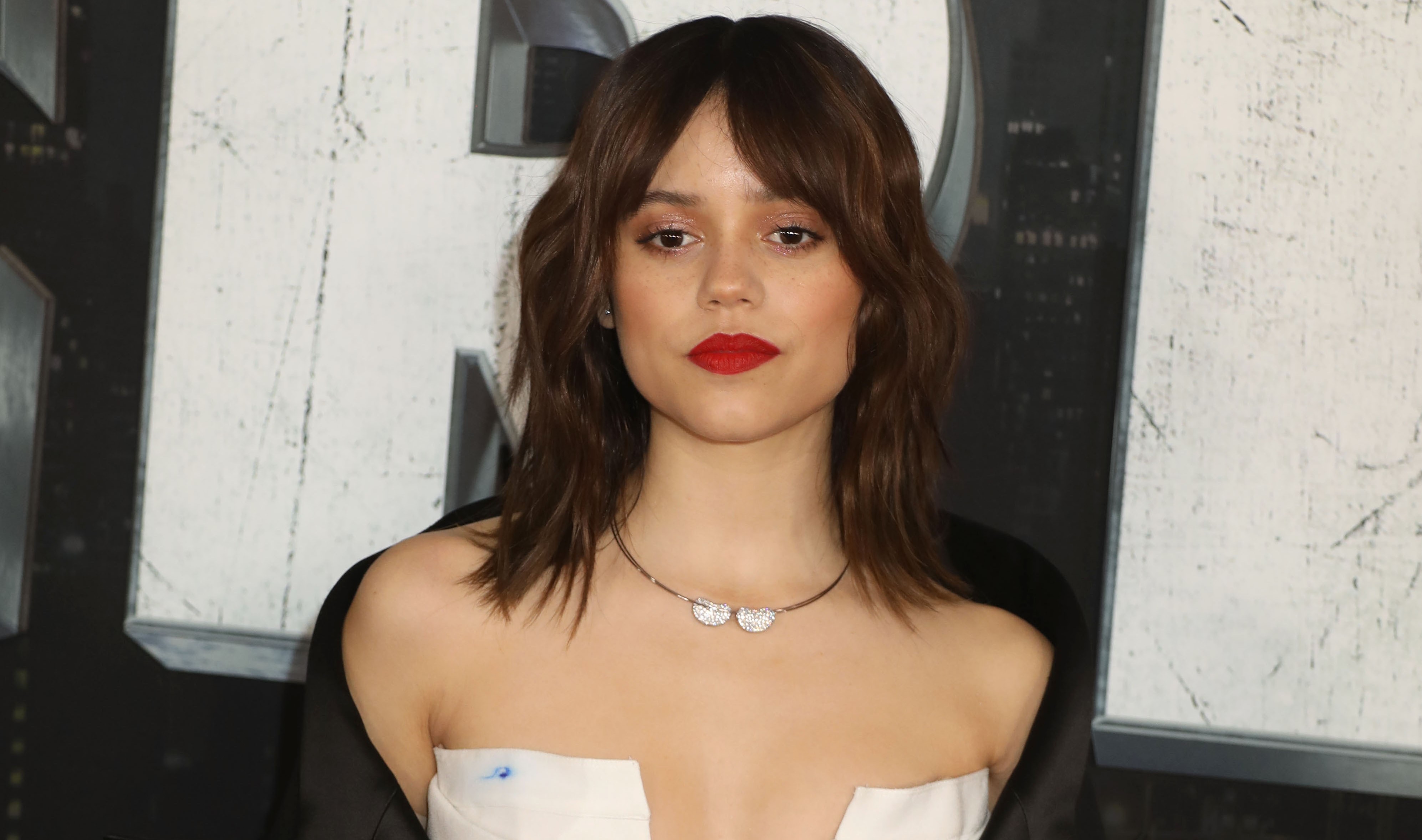 Budapesti kisüzletben tűnt fel Hollywood ünnepelt világsztárja: lehet Ön is elsétált mellette? - fotón a gyönyörű színésznő