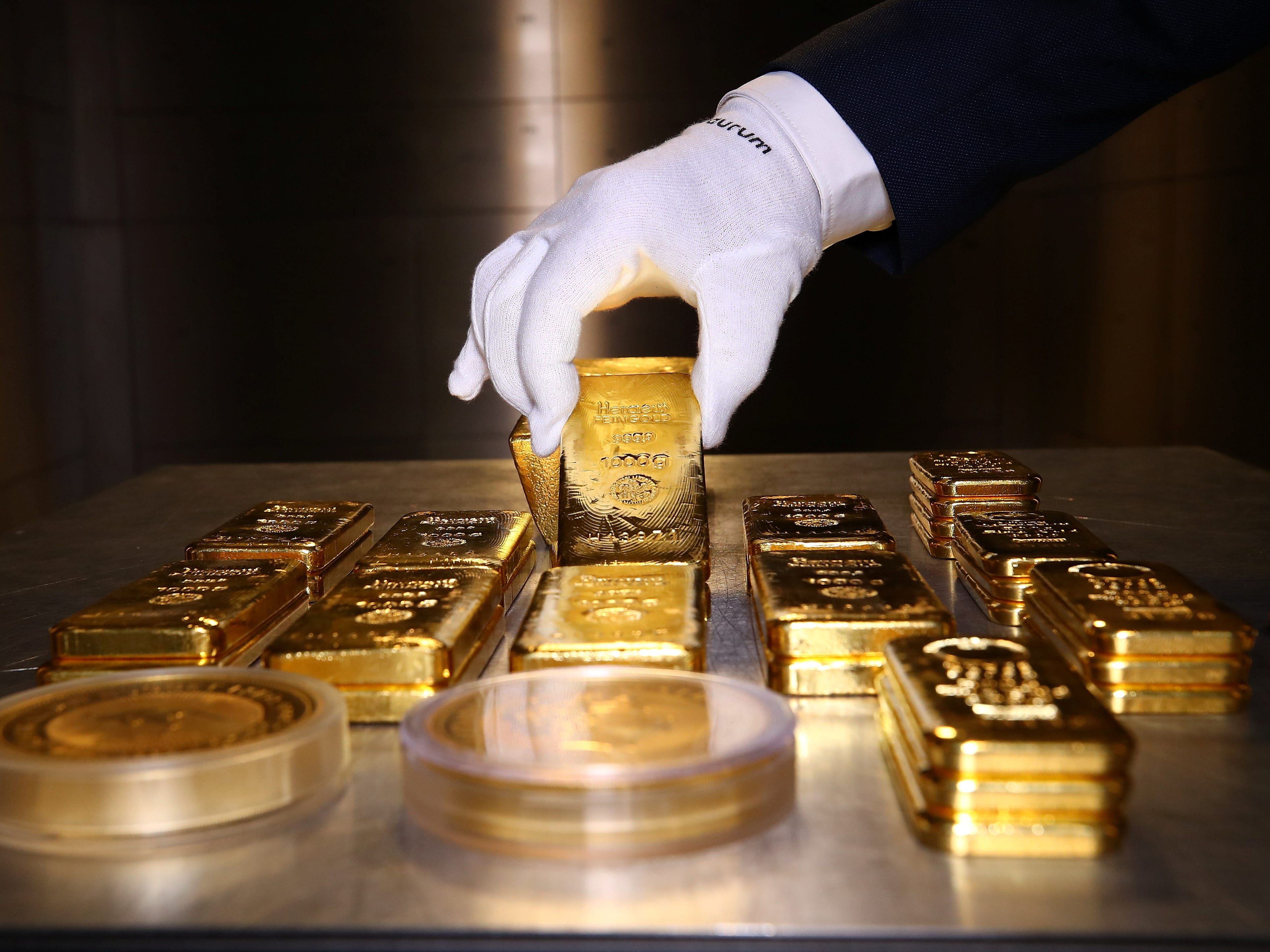 Top 10 countries with the lowest reserves of foreign exchange and gold 2025.Michael Dalder/Reuters